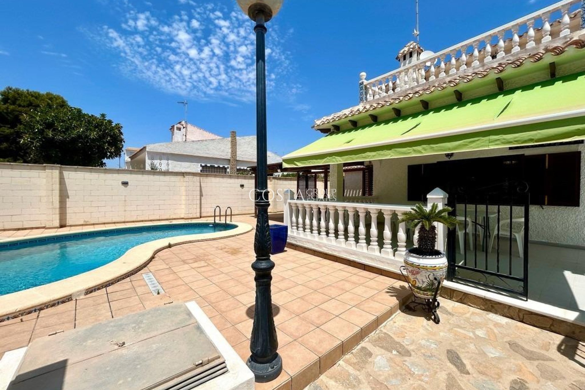 Resale - Villa -
Orihuela - La Zenia