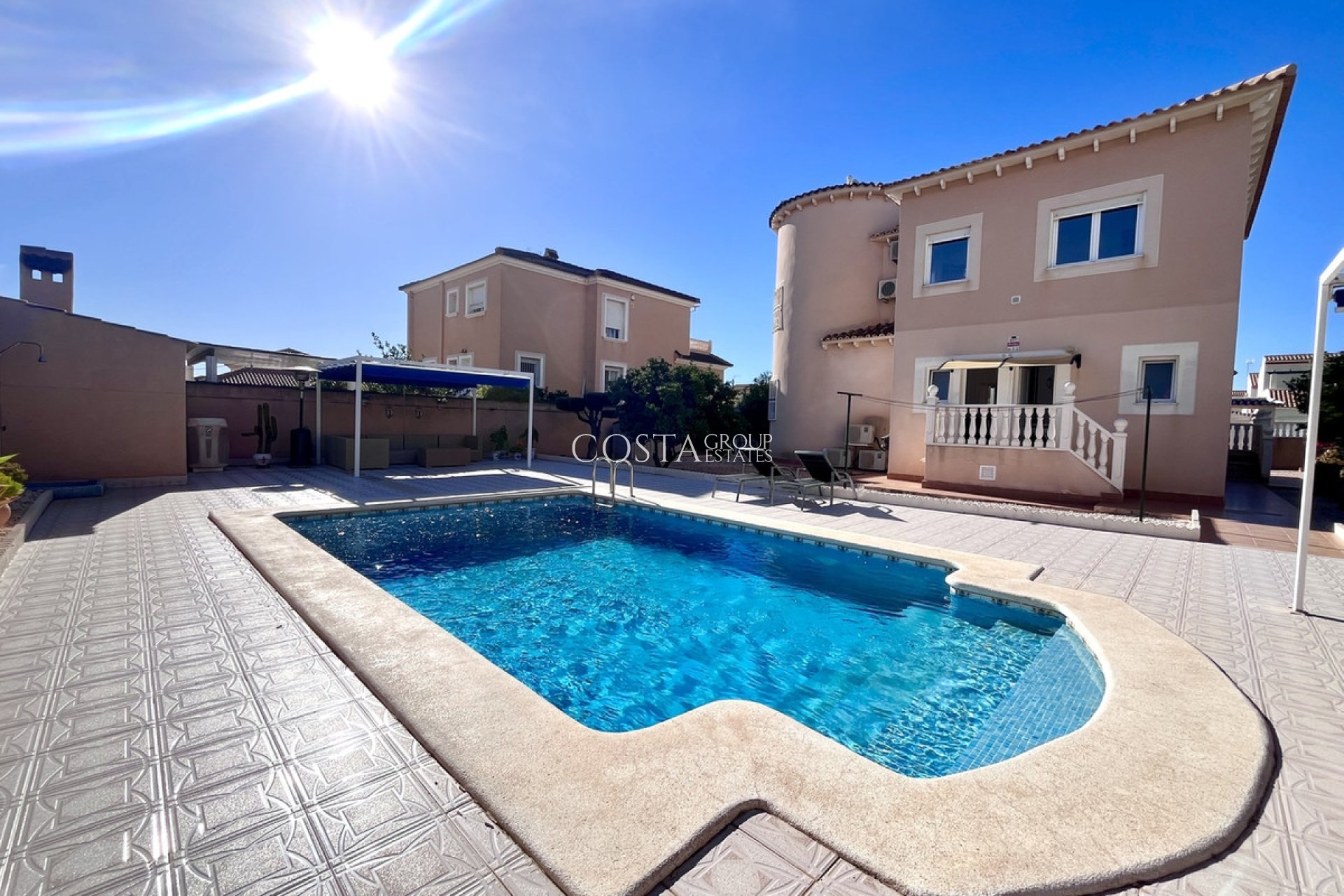 Resale - Villa -
Orihuela - La Zenia