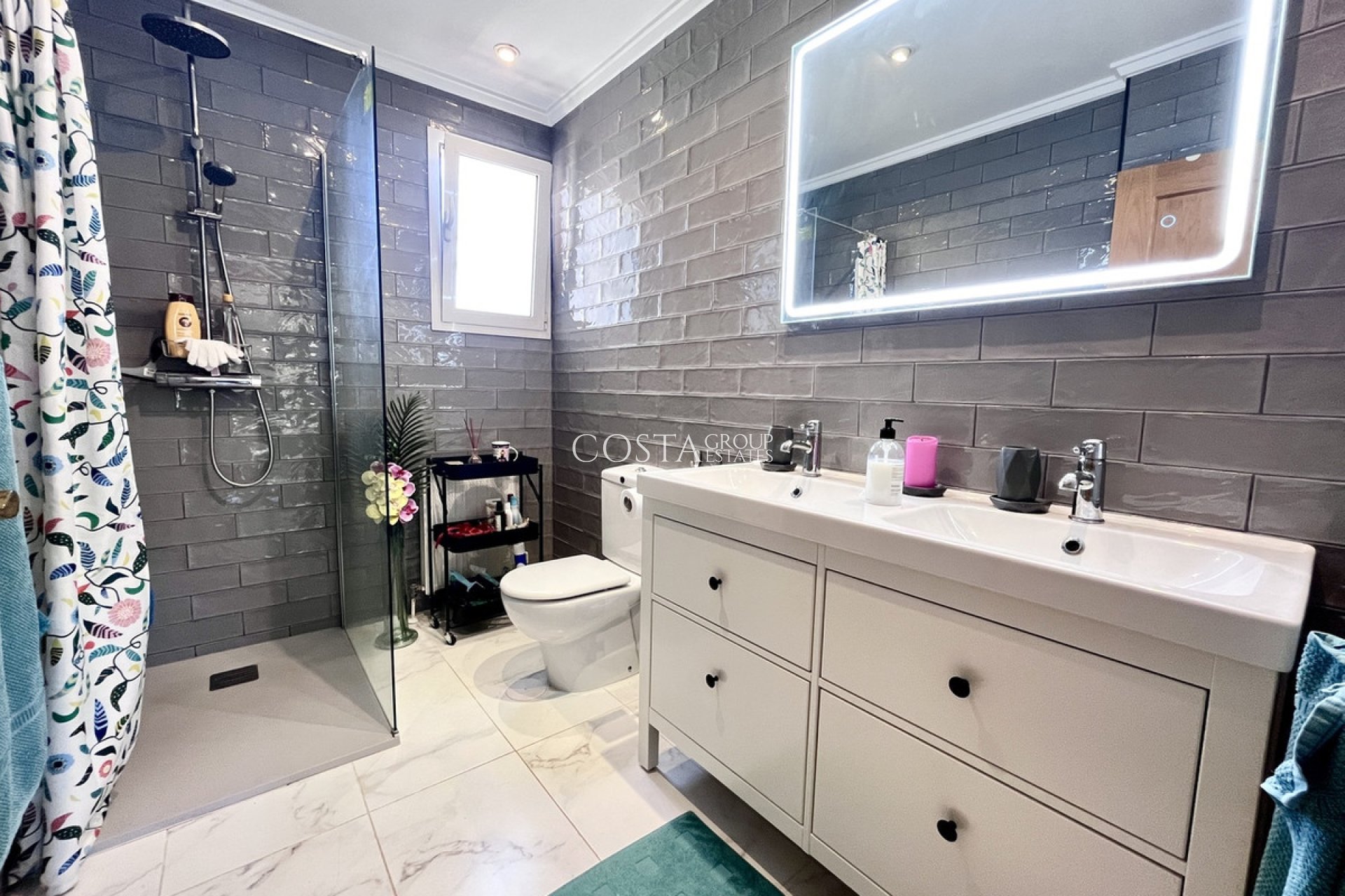 Resale - Villa -
Orihuela - La Zenia