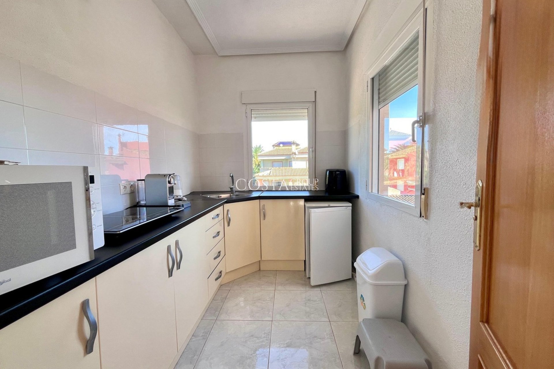 Resale - Villa -
Orihuela - La Zenia