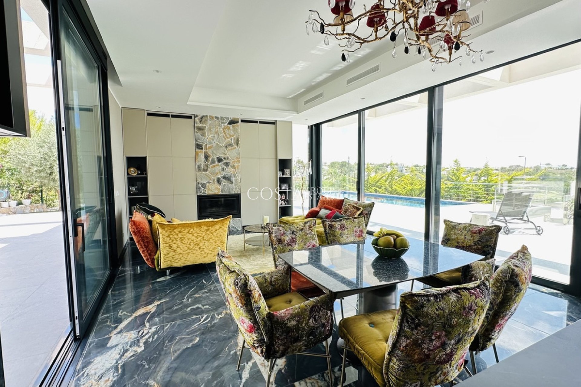 Resale - Villa -
Orihuela - Las Colinas Golf