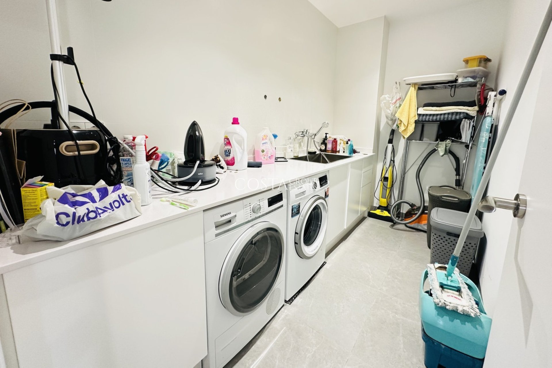 Resale - Villa -
Orihuela - Las Colinas Golf