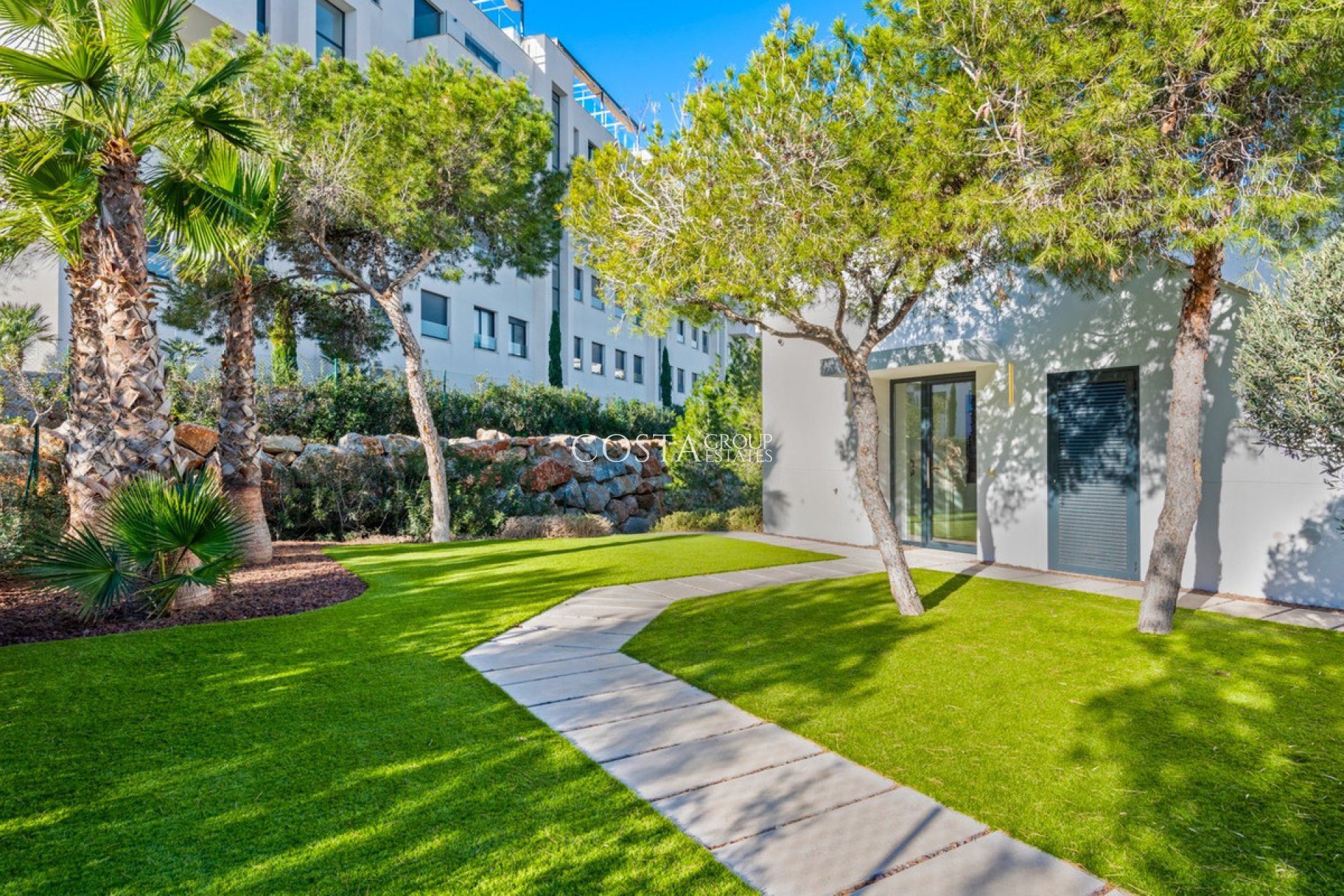 Resale - Villa -
Orihuela - Las Colinas Golf