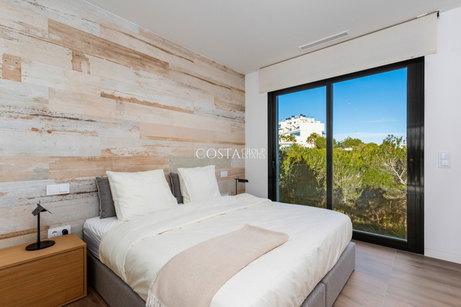 Resale - Villa -
Orihuela - Las Colinas Golf