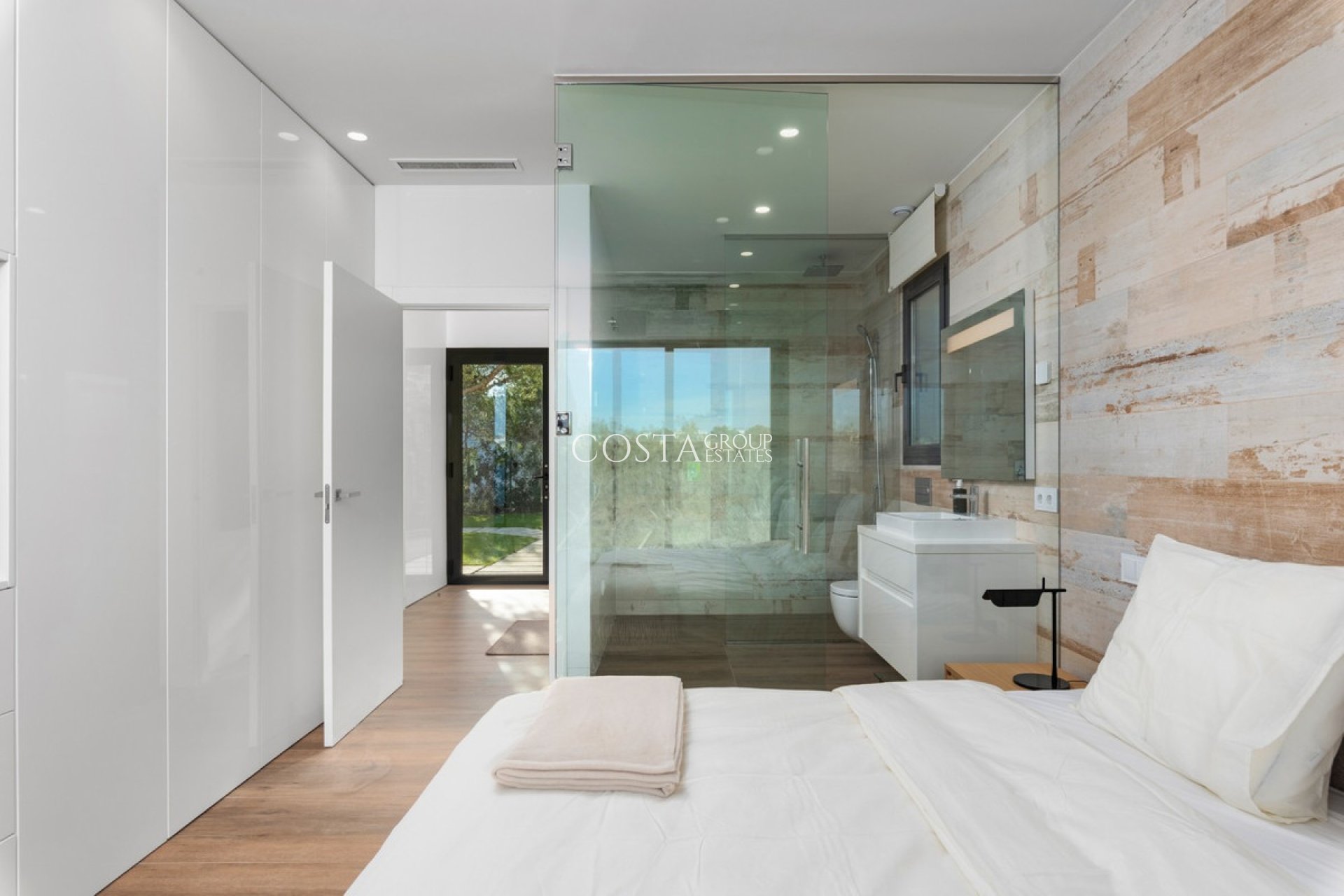 Resale - Villa -
Orihuela - Las Colinas Golf