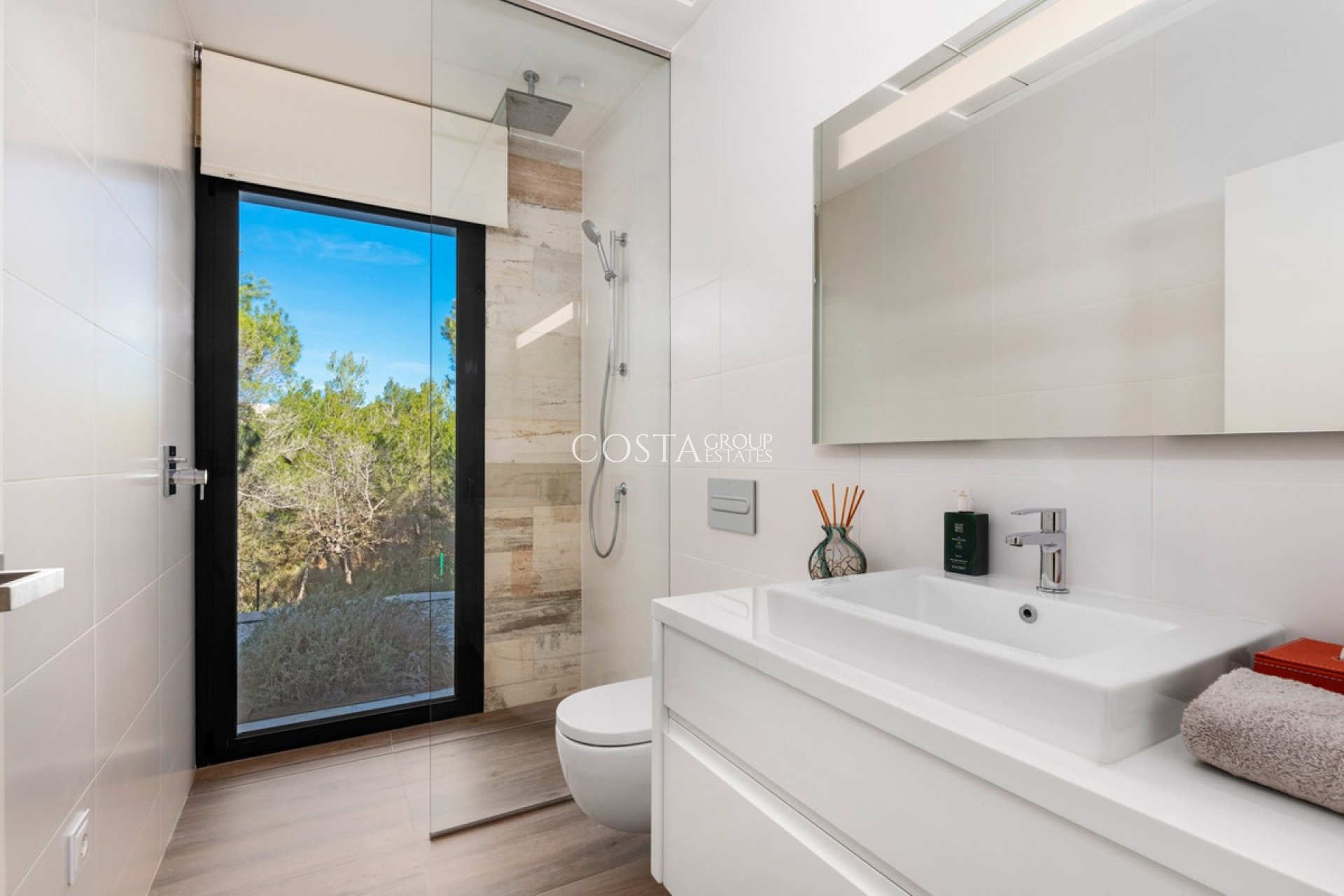 Resale - Villa -
Orihuela - Las Colinas Golf