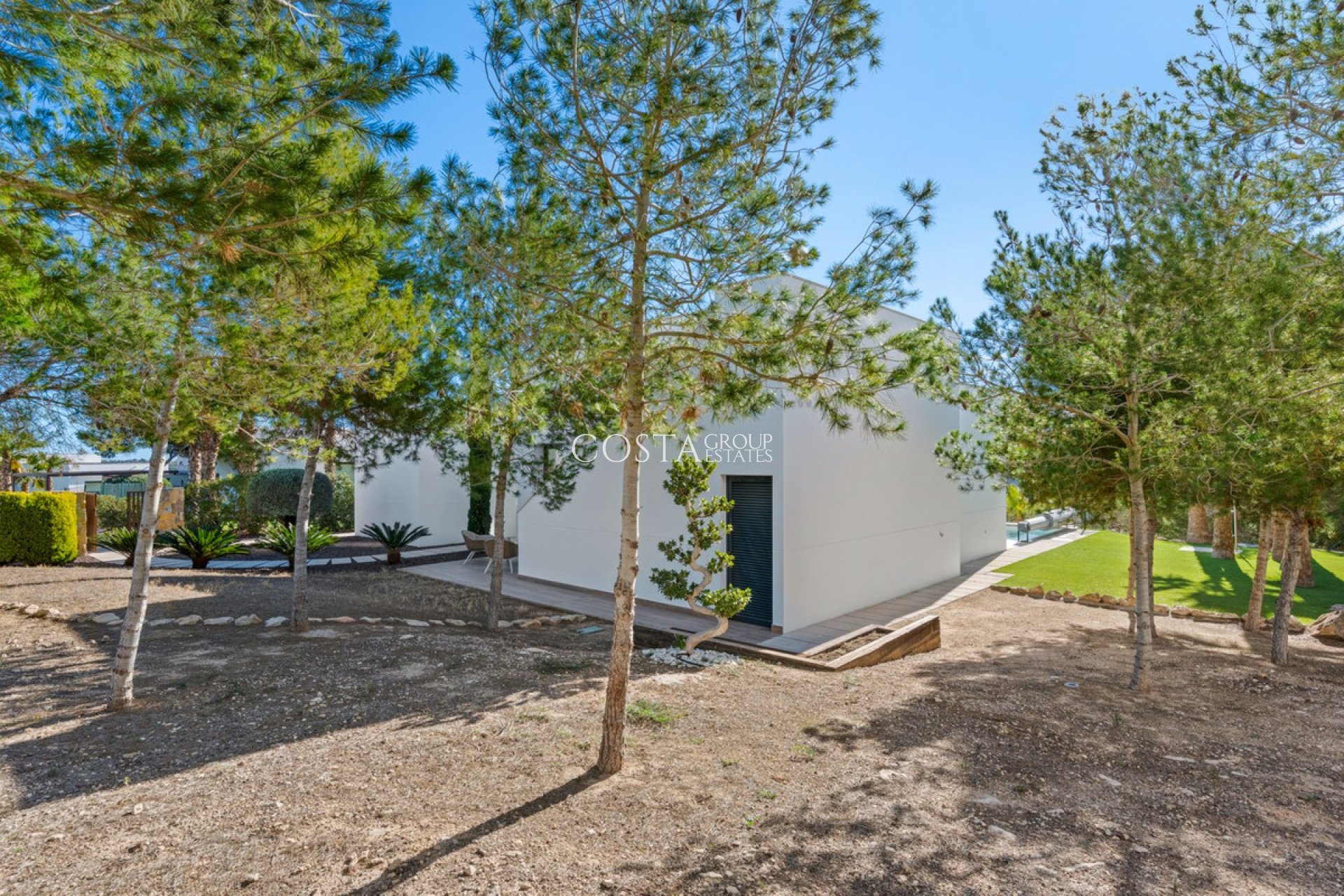 Resale - Villa -
Orihuela - Las Colinas Golf