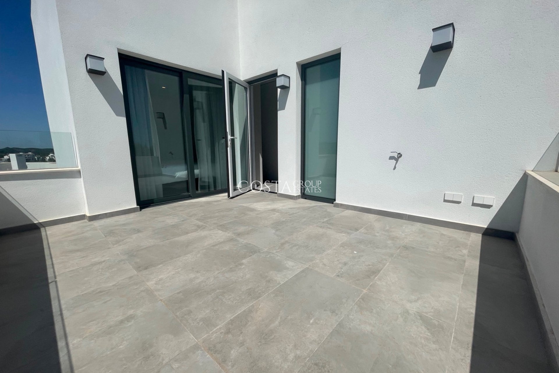 Resale - Villa -
Orihuela - Las Colinas Golf