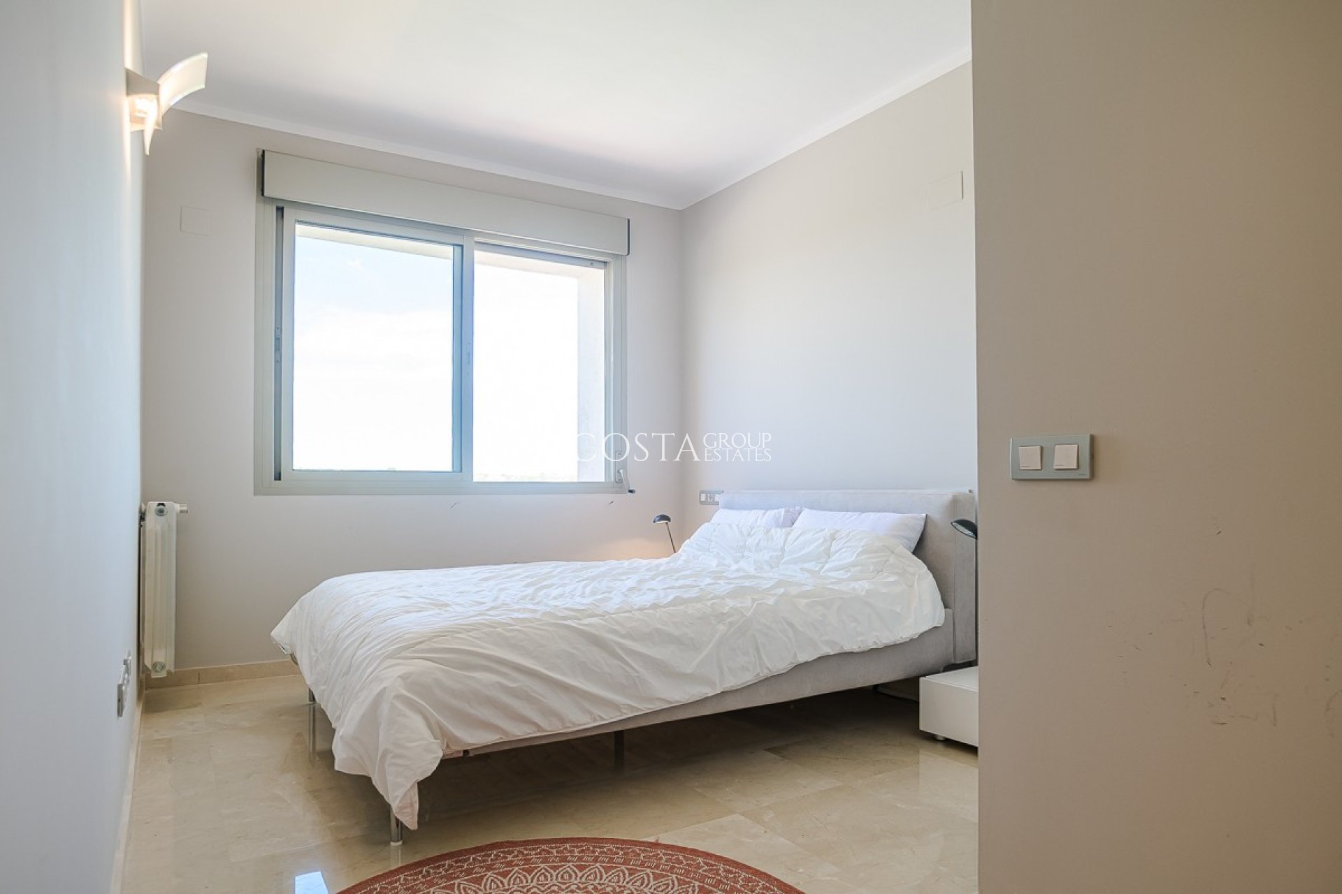 Resale - Villa -
Orihuela - Las Colinas Golf