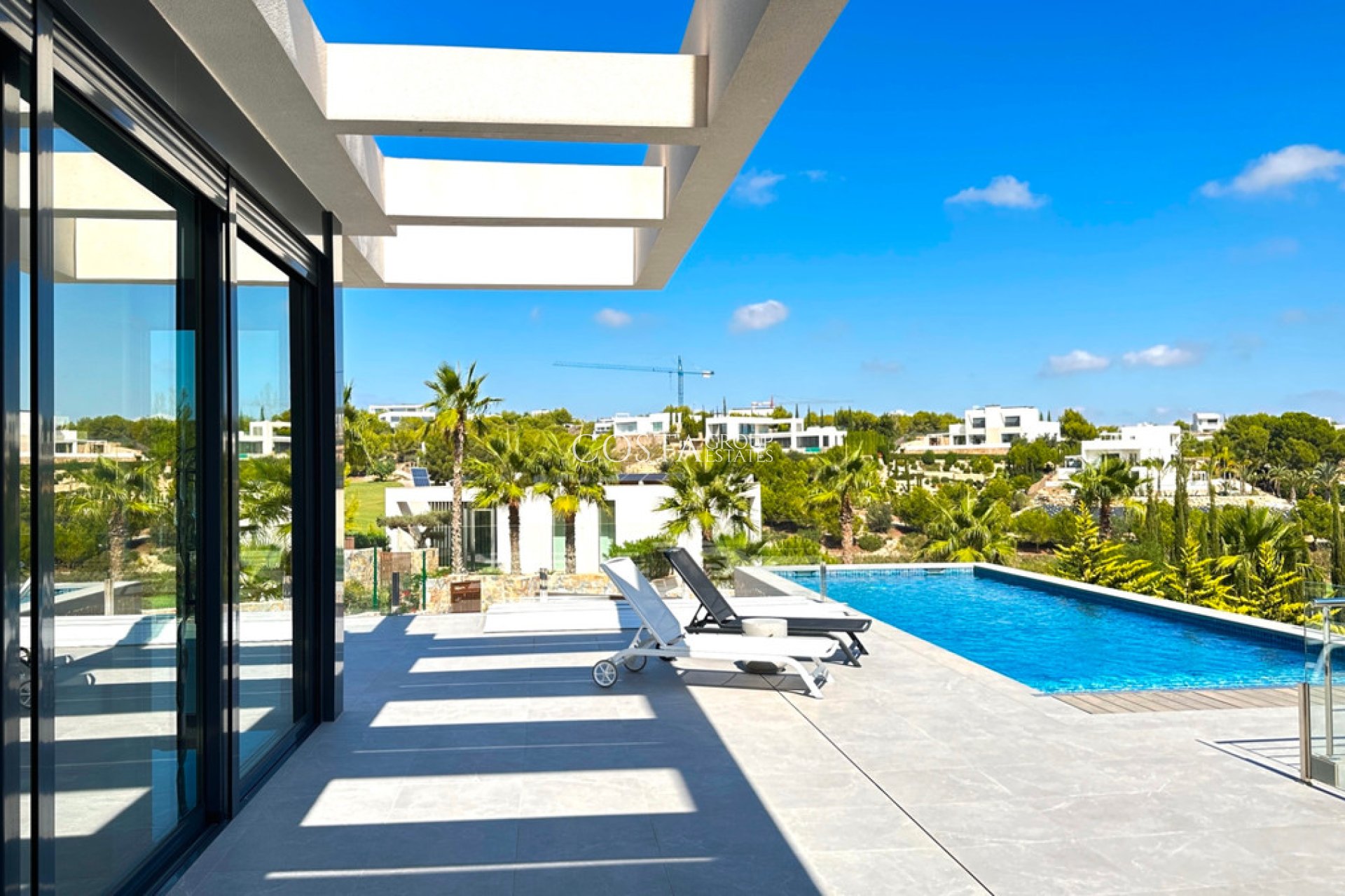 Resale - Villa -
Orihuela - Las Colinas Golf