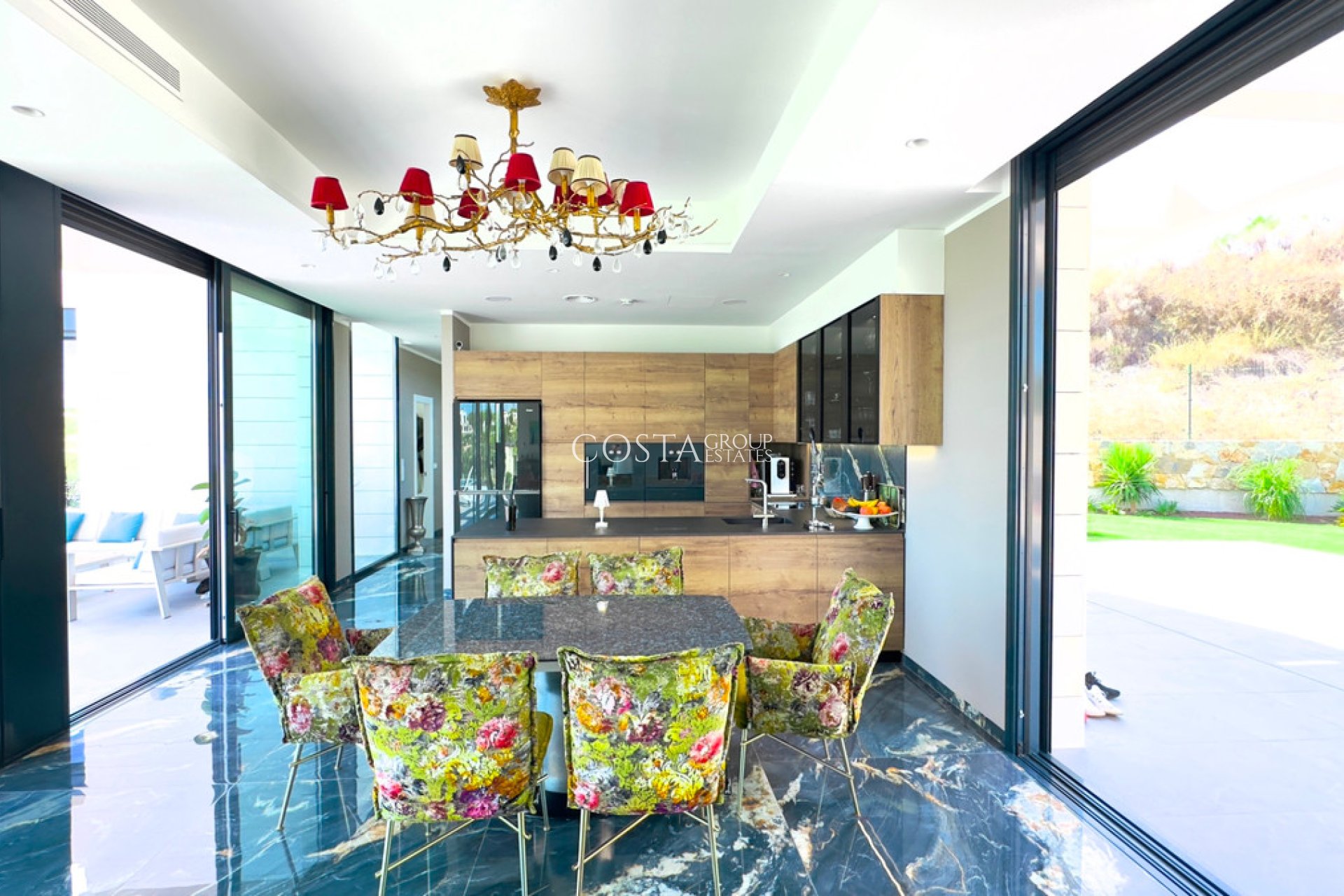 Resale - Villa -
Orihuela - Las Colinas Golf