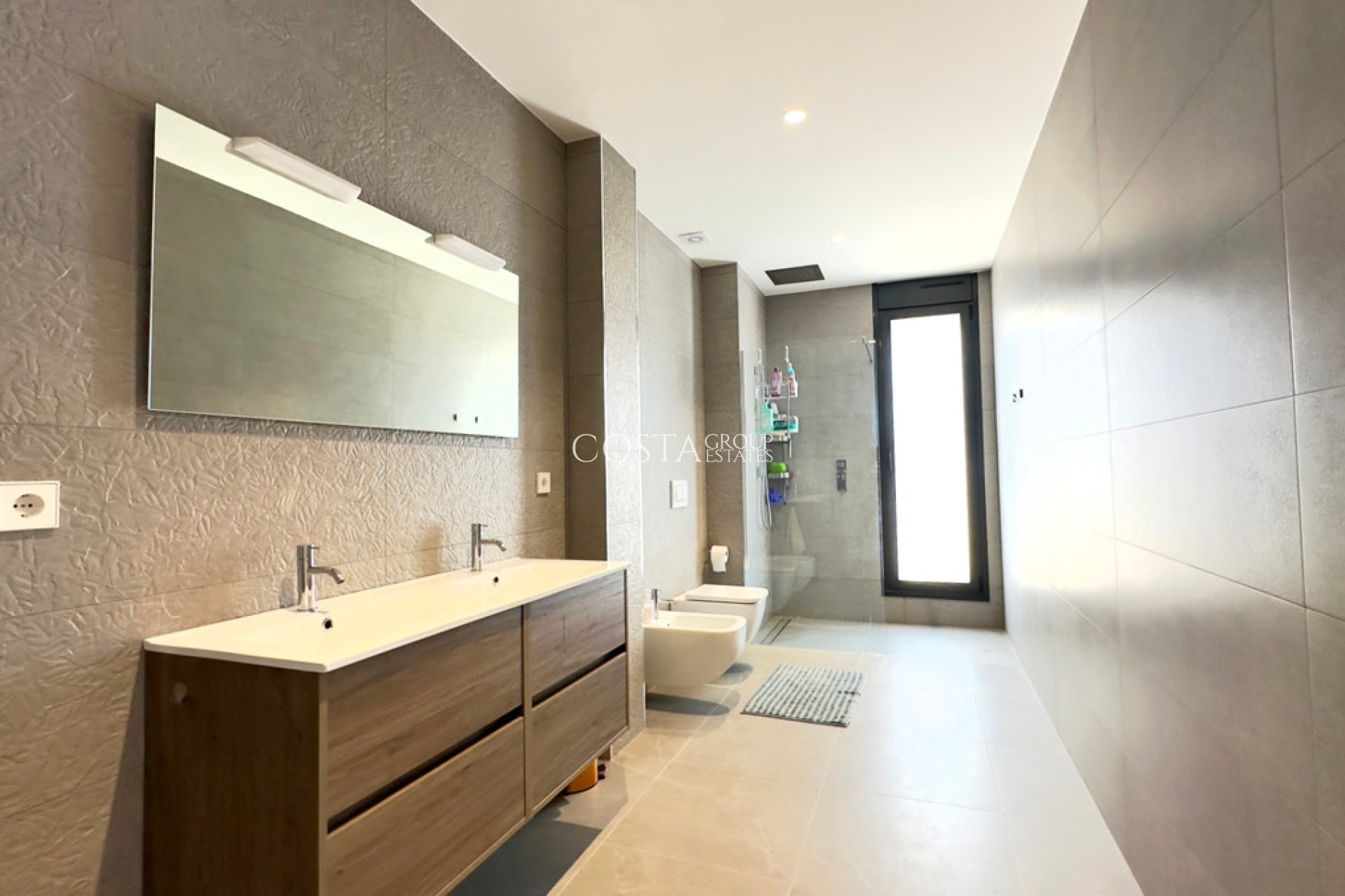 Resale - Villa -
Orihuela - Las Colinas Golf