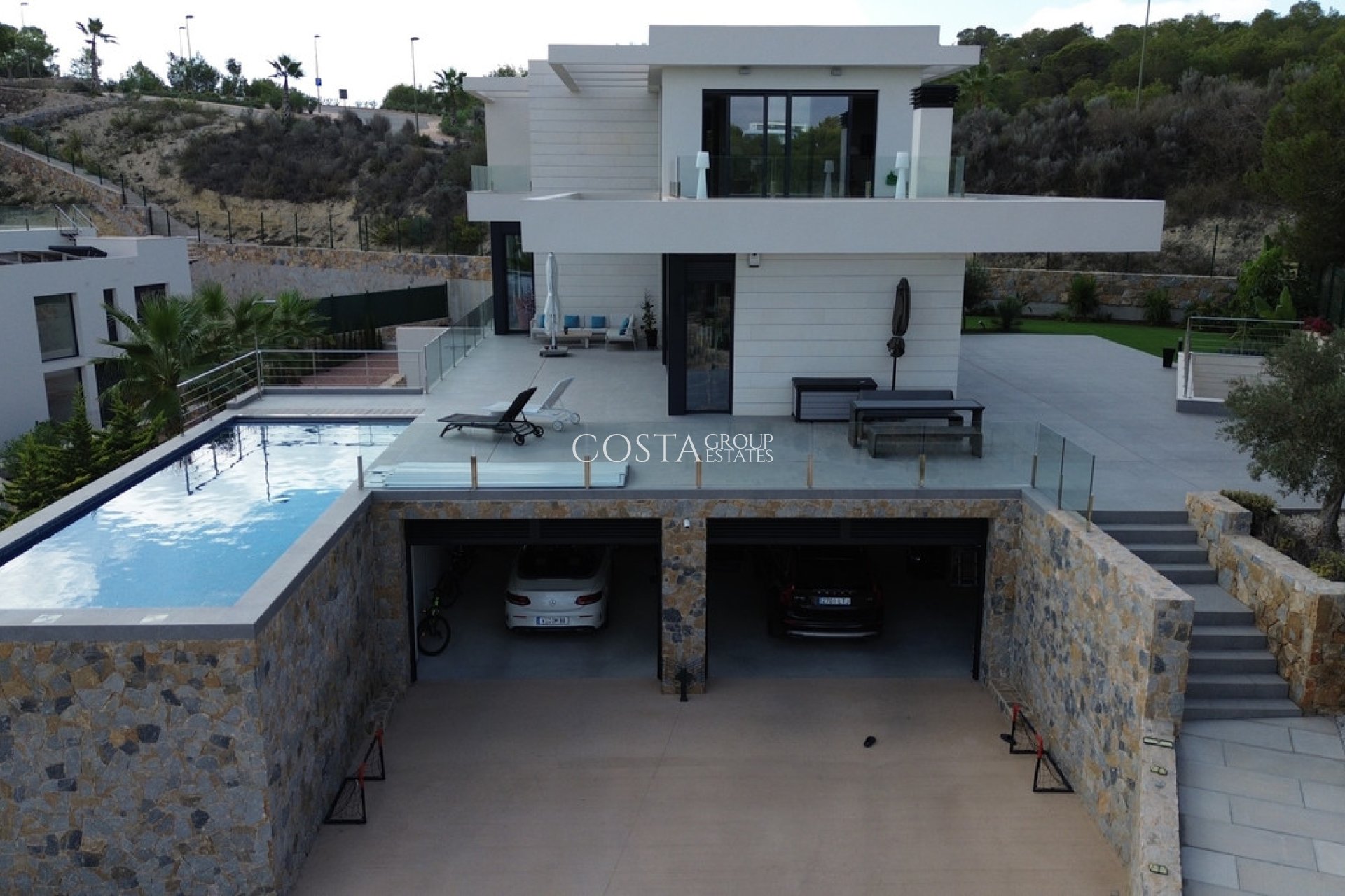 Resale - Villa -
Orihuela - Las Colinas Golf