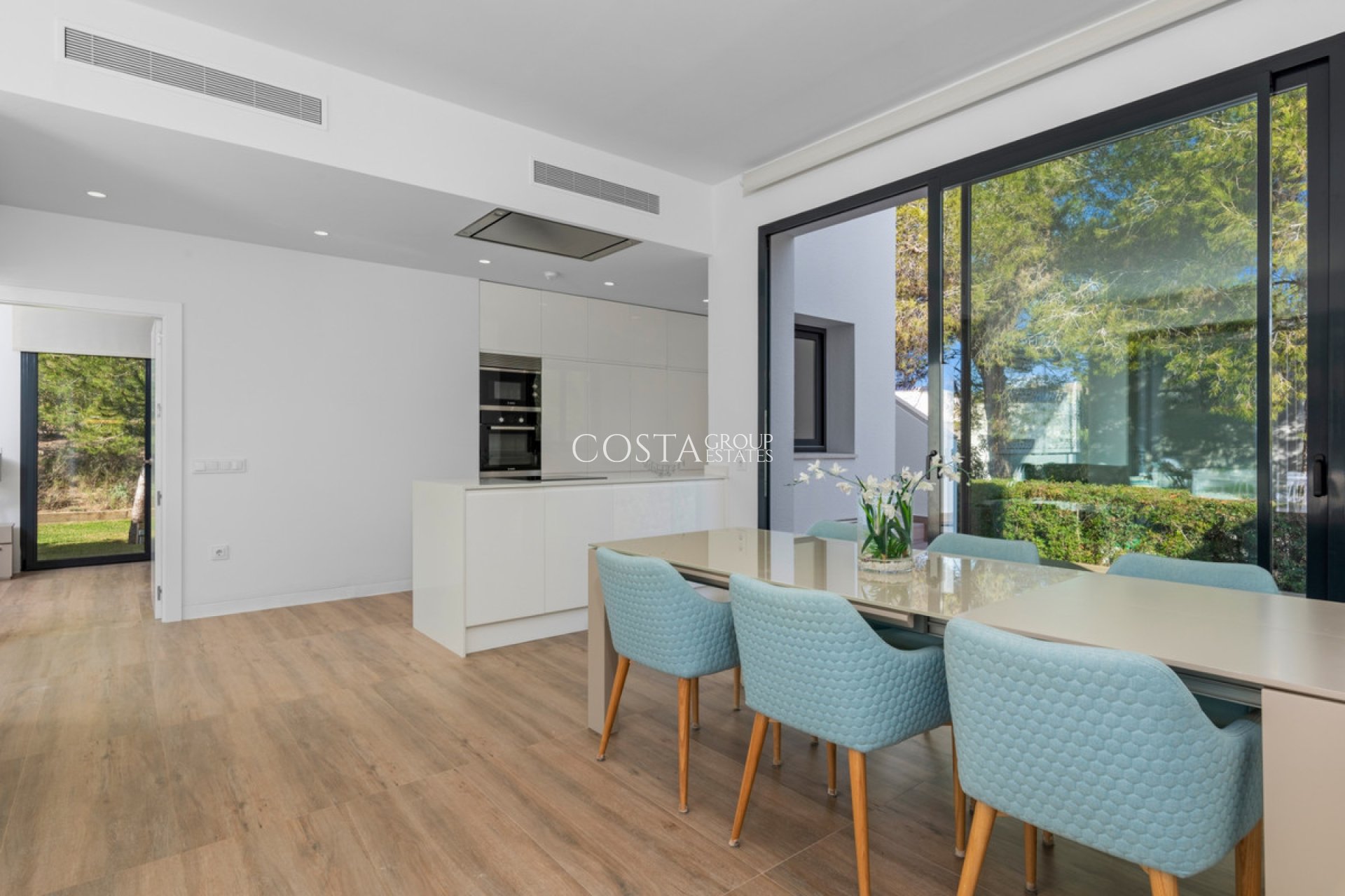 Resale - Villa -
Orihuela - Las Colinas Golf