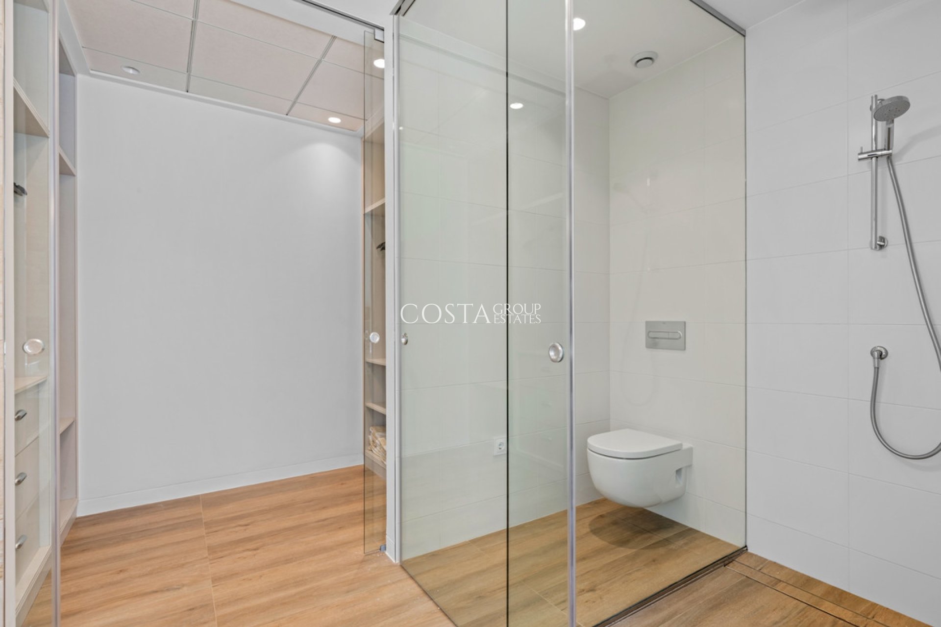 Resale - Villa -
Orihuela - Las Colinas Golf