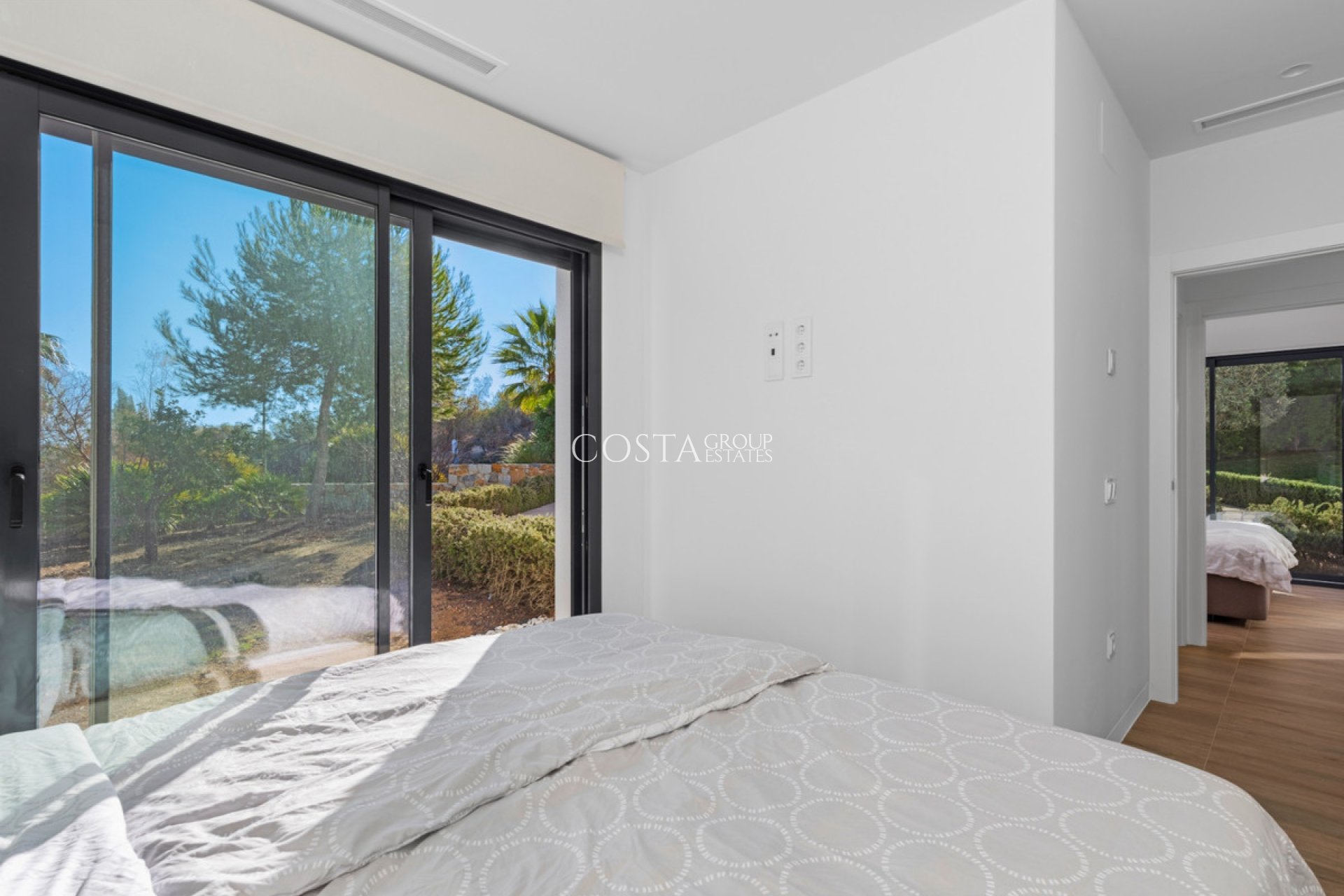 Resale - Villa -
Orihuela - Las Colinas Golf