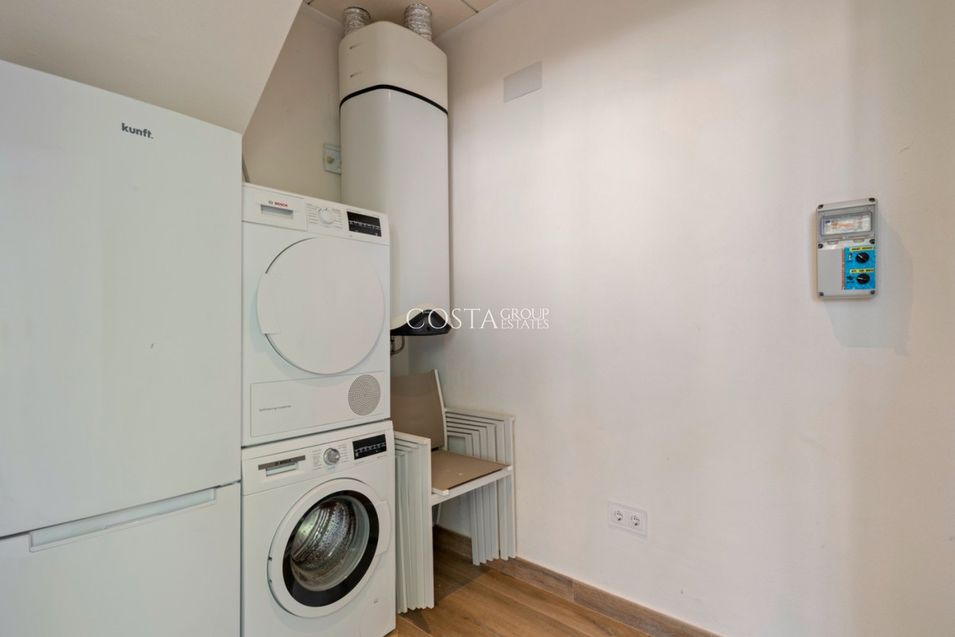 Resale - Villa -
Orihuela - Las Colinas Golf