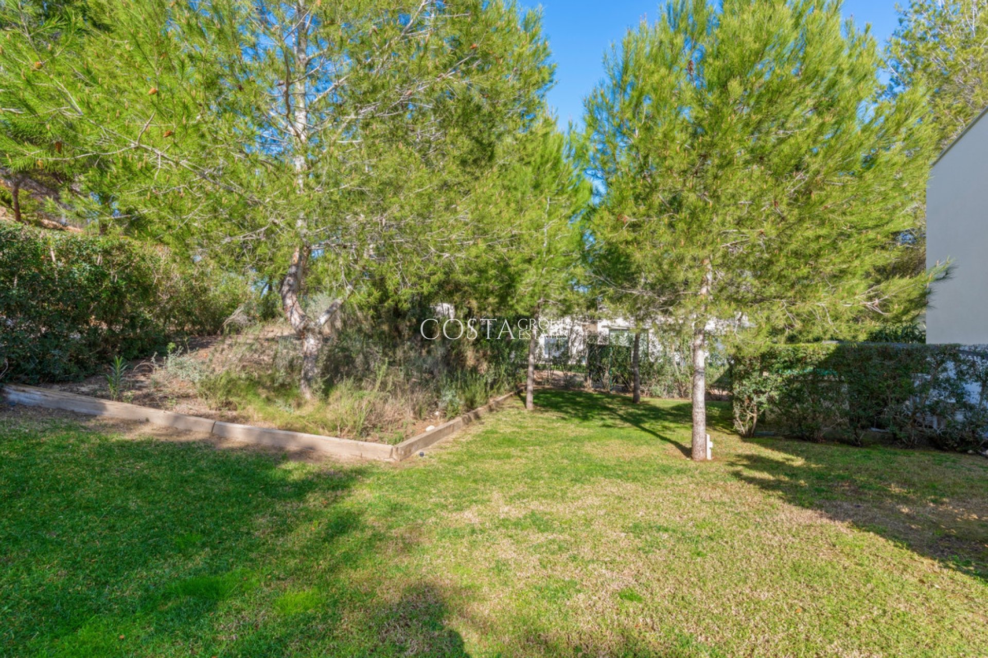 Resale - Villa -
Orihuela - Las Colinas Golf