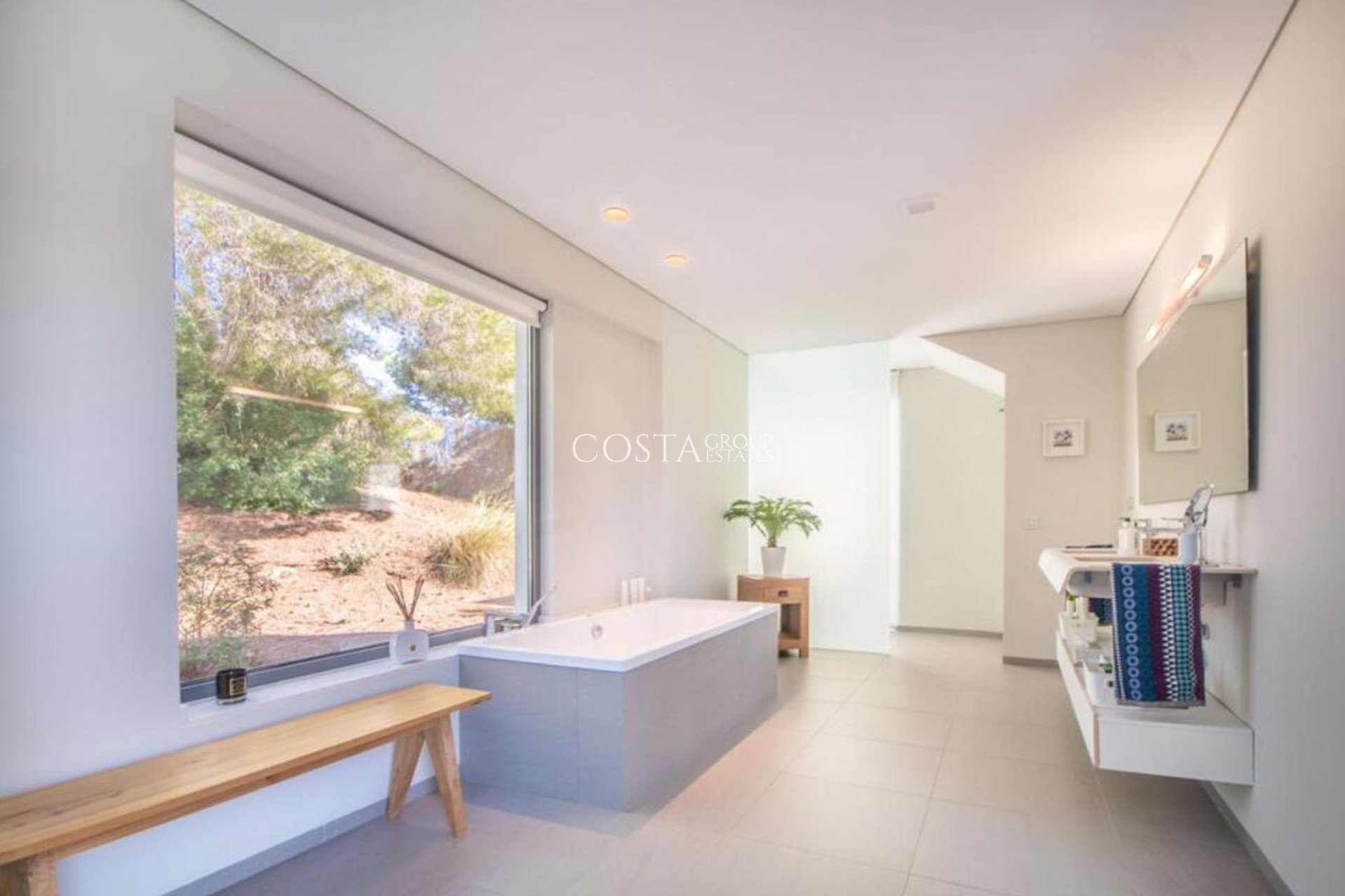 Resale - Villa -
Orihuela - Las Colinas Golf