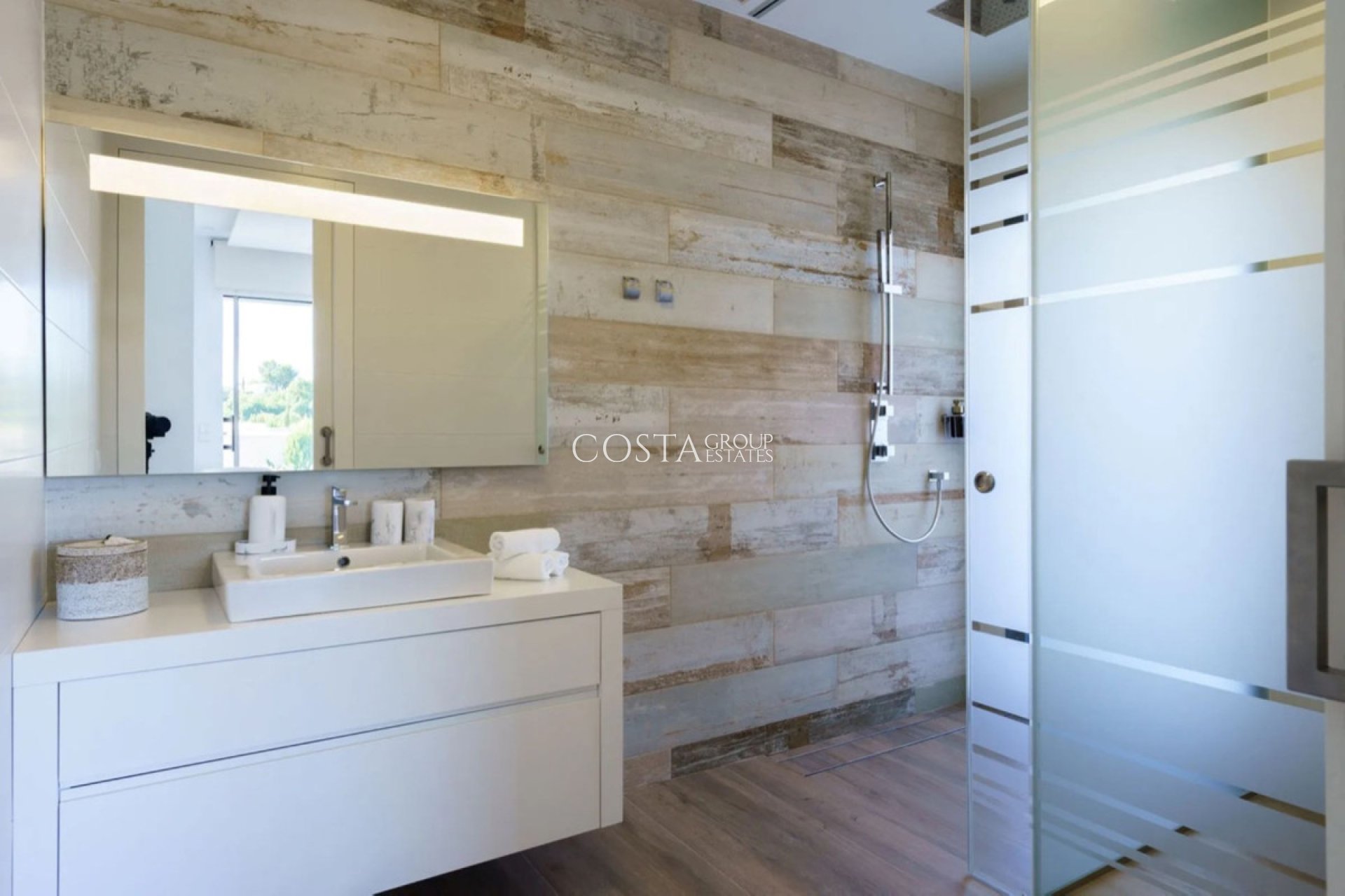 Resale - Villa -
Orihuela - Las Colinas Golf