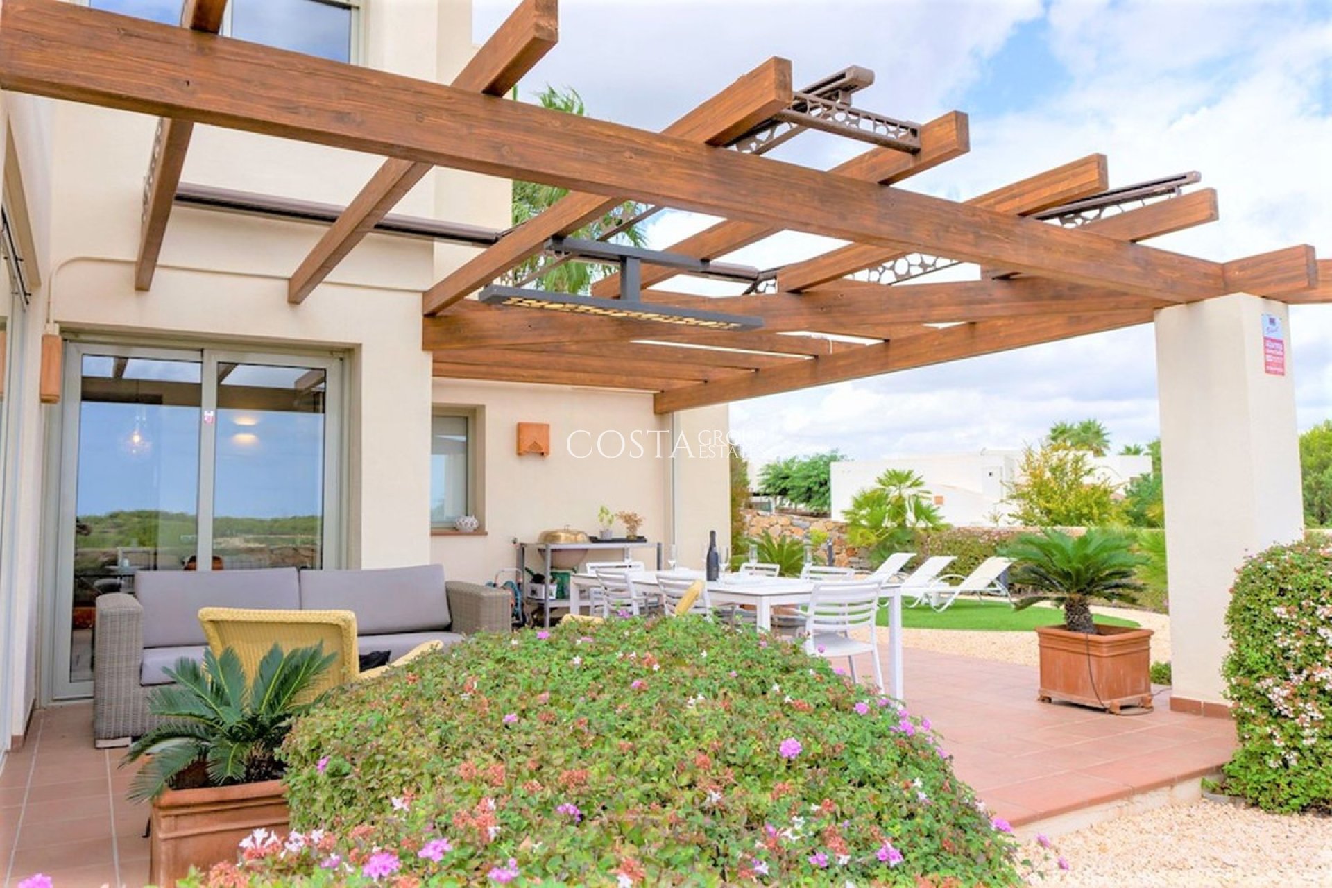 Resale - Villa -
Orihuela - Las Colinas Golf