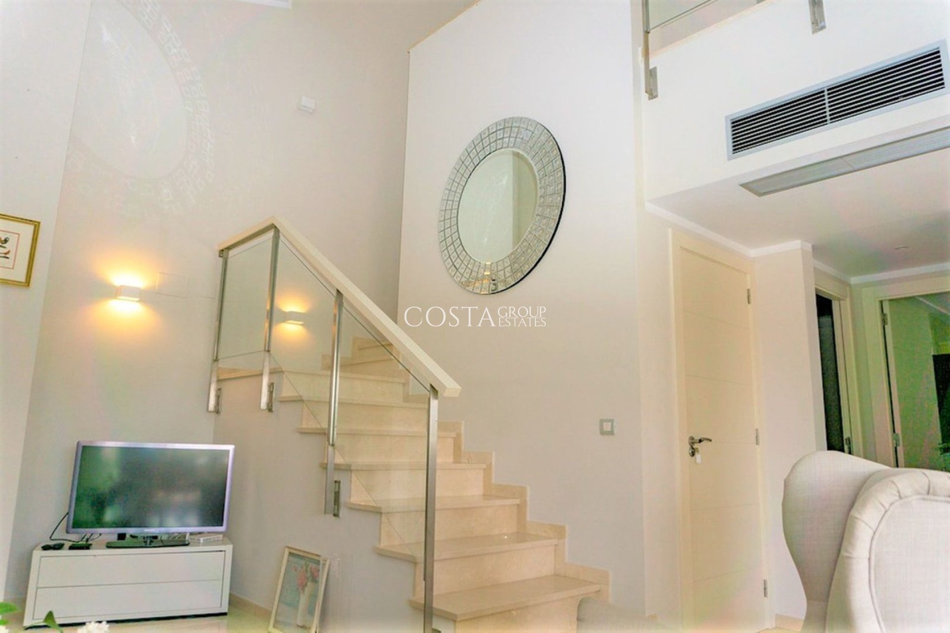 Resale - Villa -
Orihuela - Las Colinas Golf