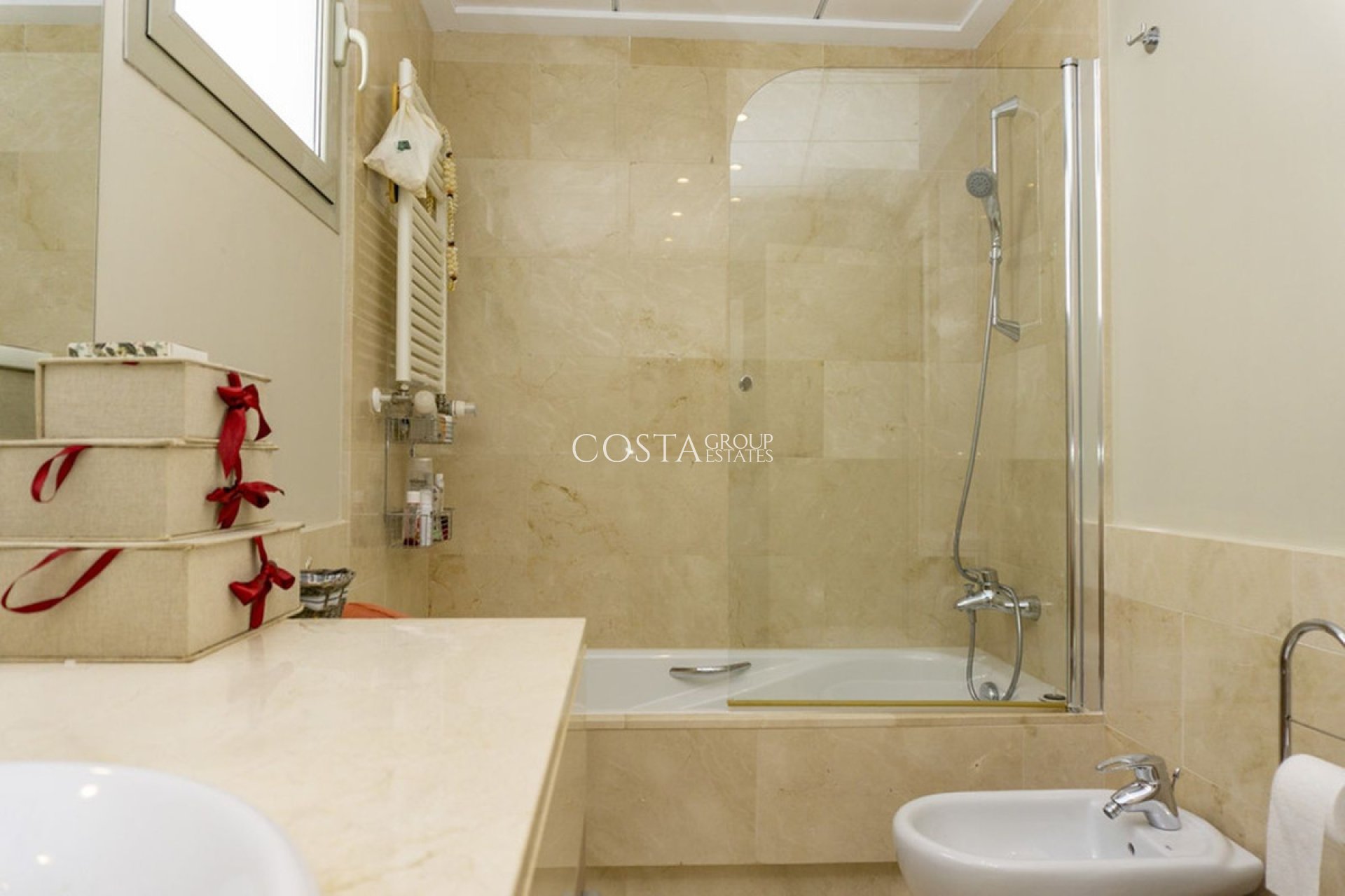 Resale - Villa -
Orihuela - Las Colinas Golf