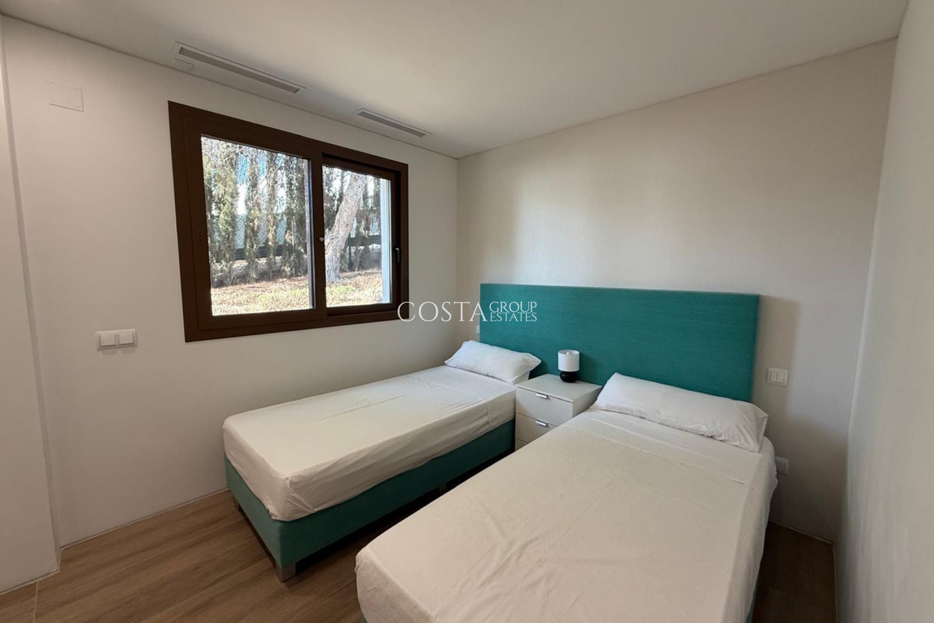 Resale - Villa -
Orihuela - Las Colinas Golf