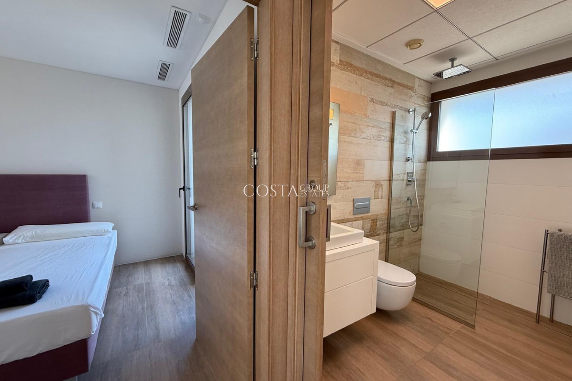 Resale - Villa -
Orihuela - Las Colinas Golf