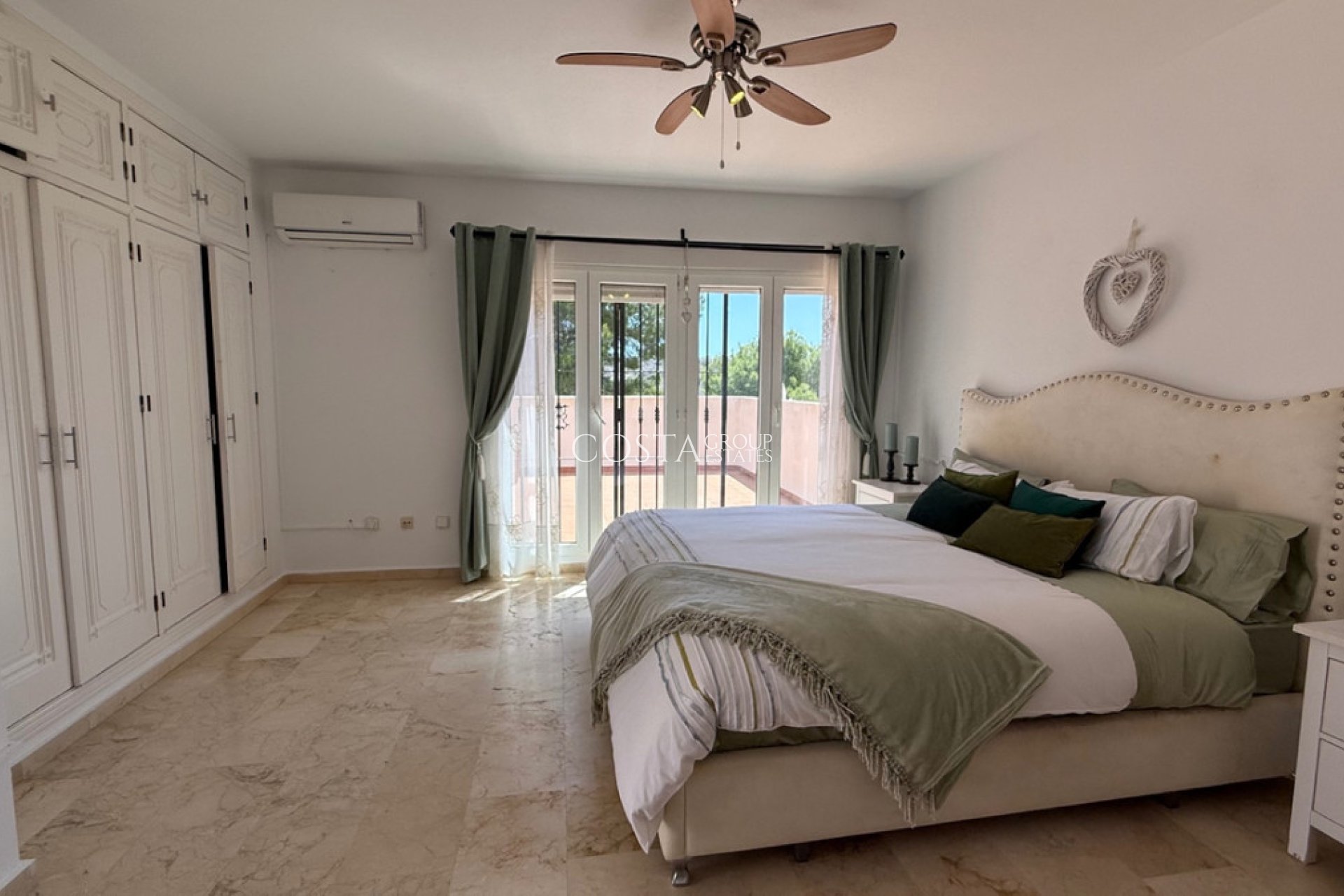 Resale - Villa -
Orihuela - Las Ramblas Golf