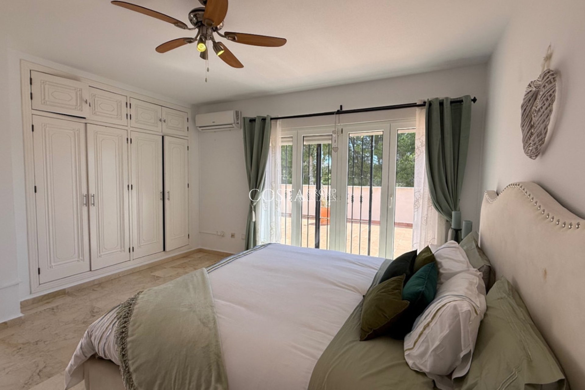 Resale - Villa -
Orihuela - Las Ramblas Golf