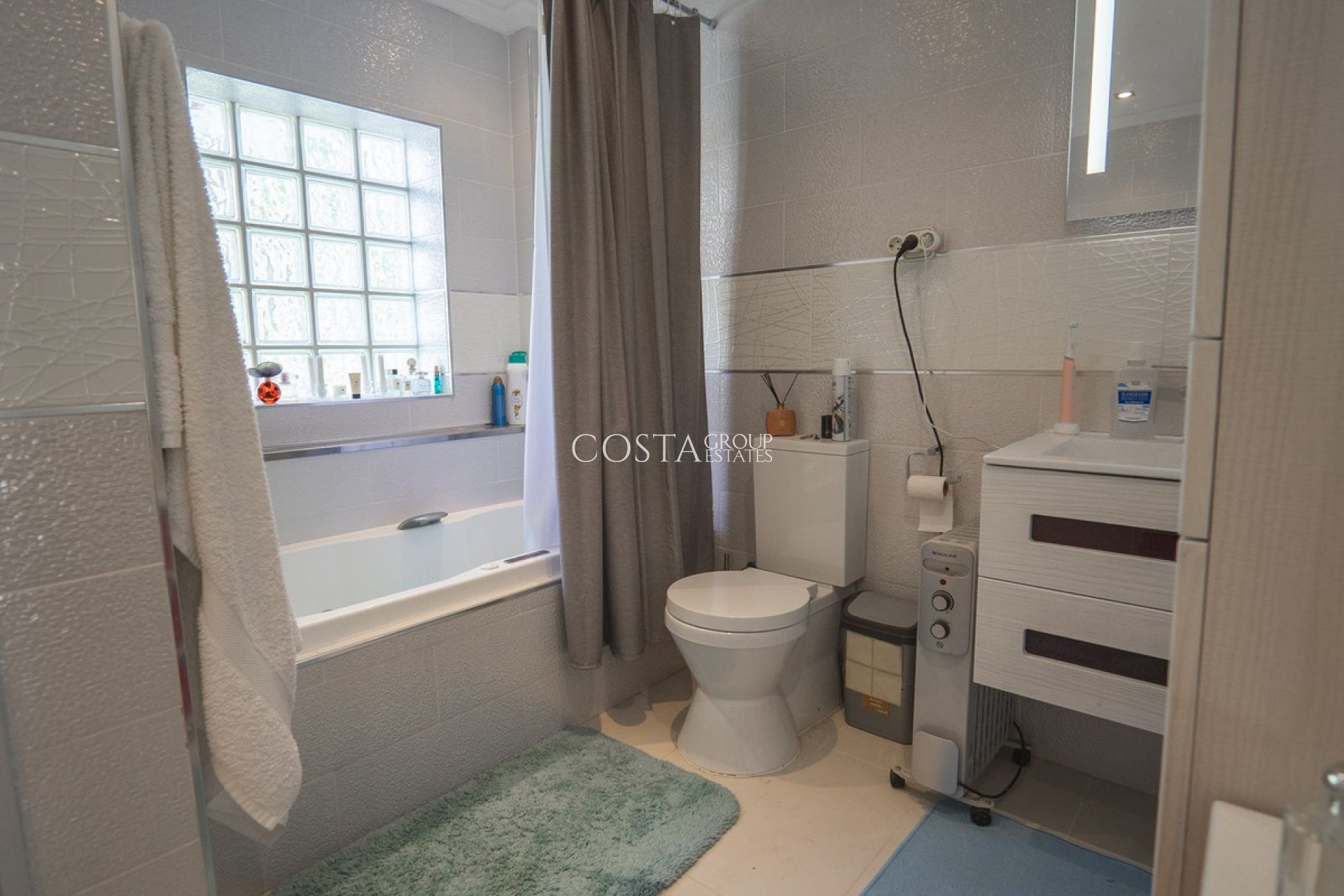 Resale - Villa -
Orihuela - Las Ramblas Golf