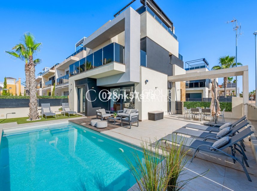 Resale - Villa -
Orihuela - Lomas de Cabo Roig