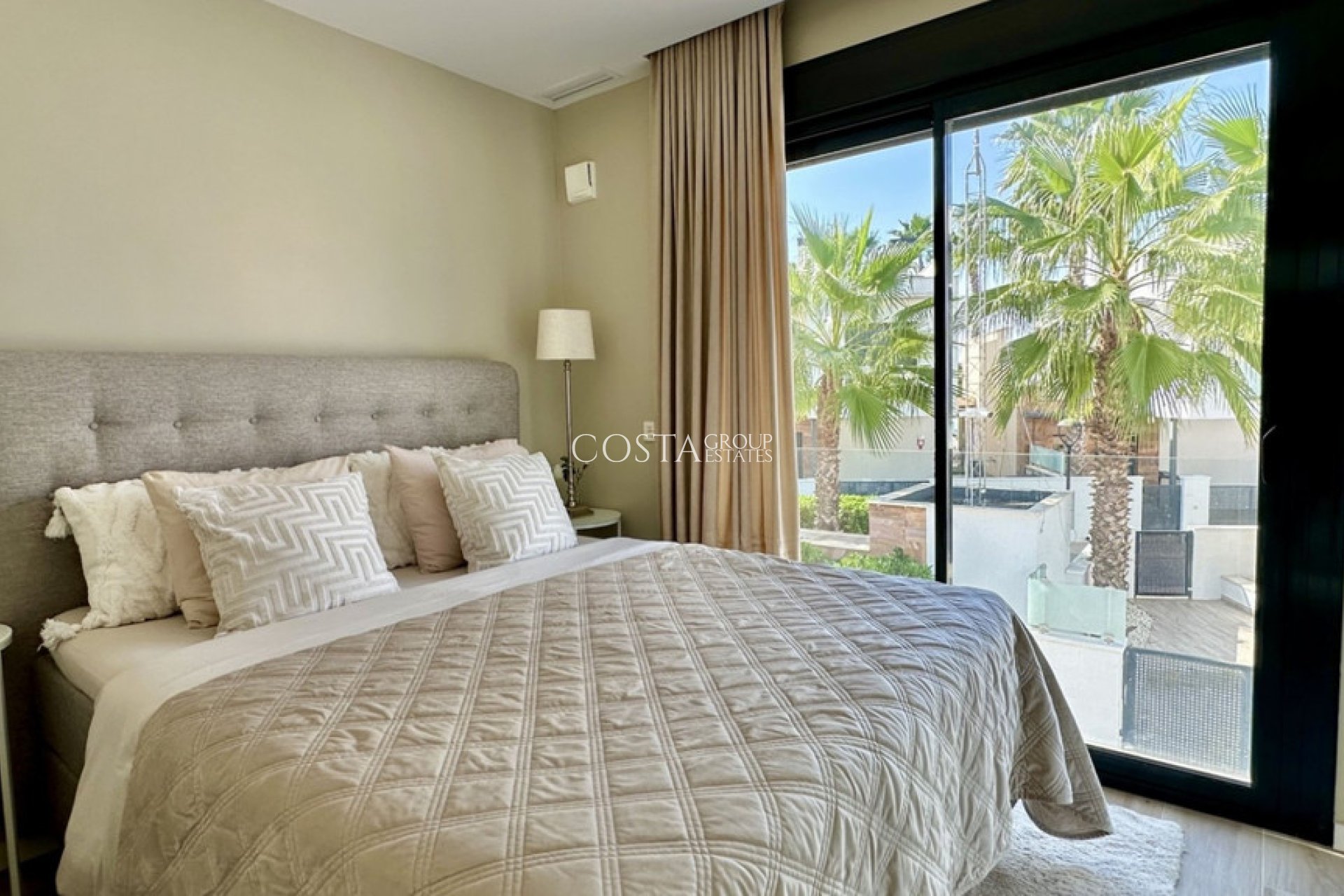 Resale - Villa -
Orihuela - Lomas de Cabo Roig