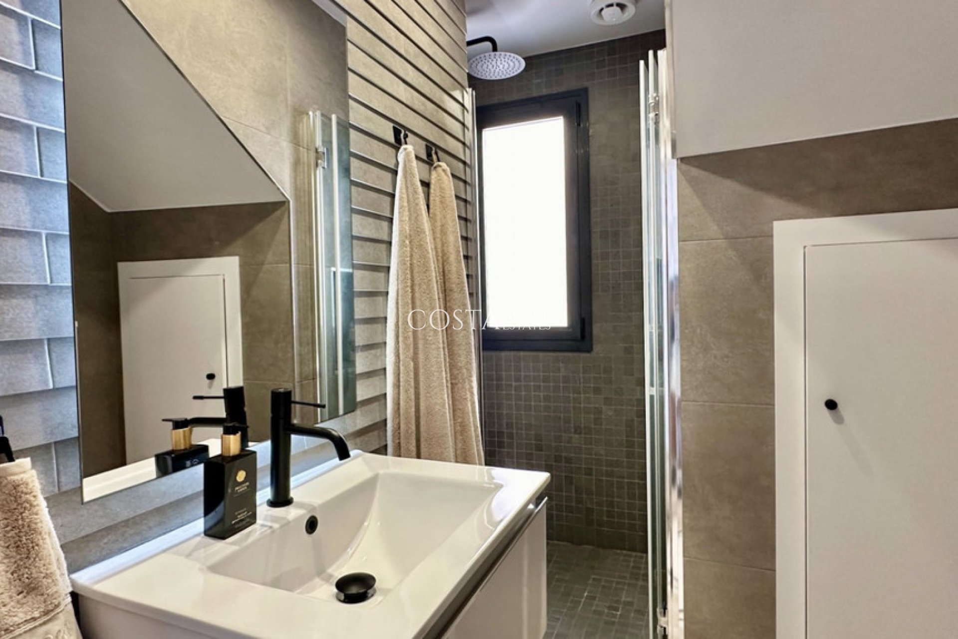 Resale - Villa -
Orihuela - Lomas de Cabo Roig