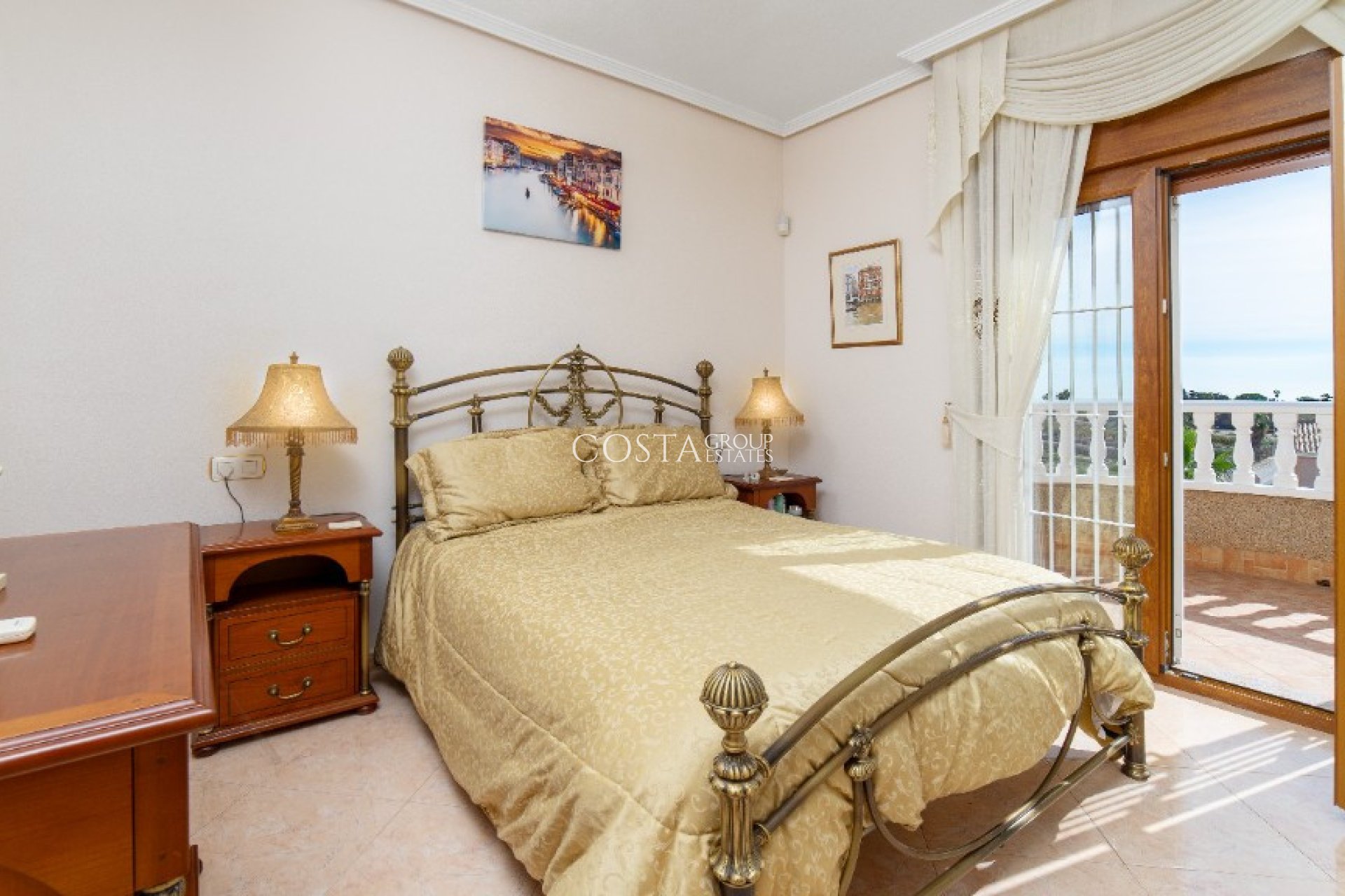 Resale - Villa -
Orihuela - Los Altos