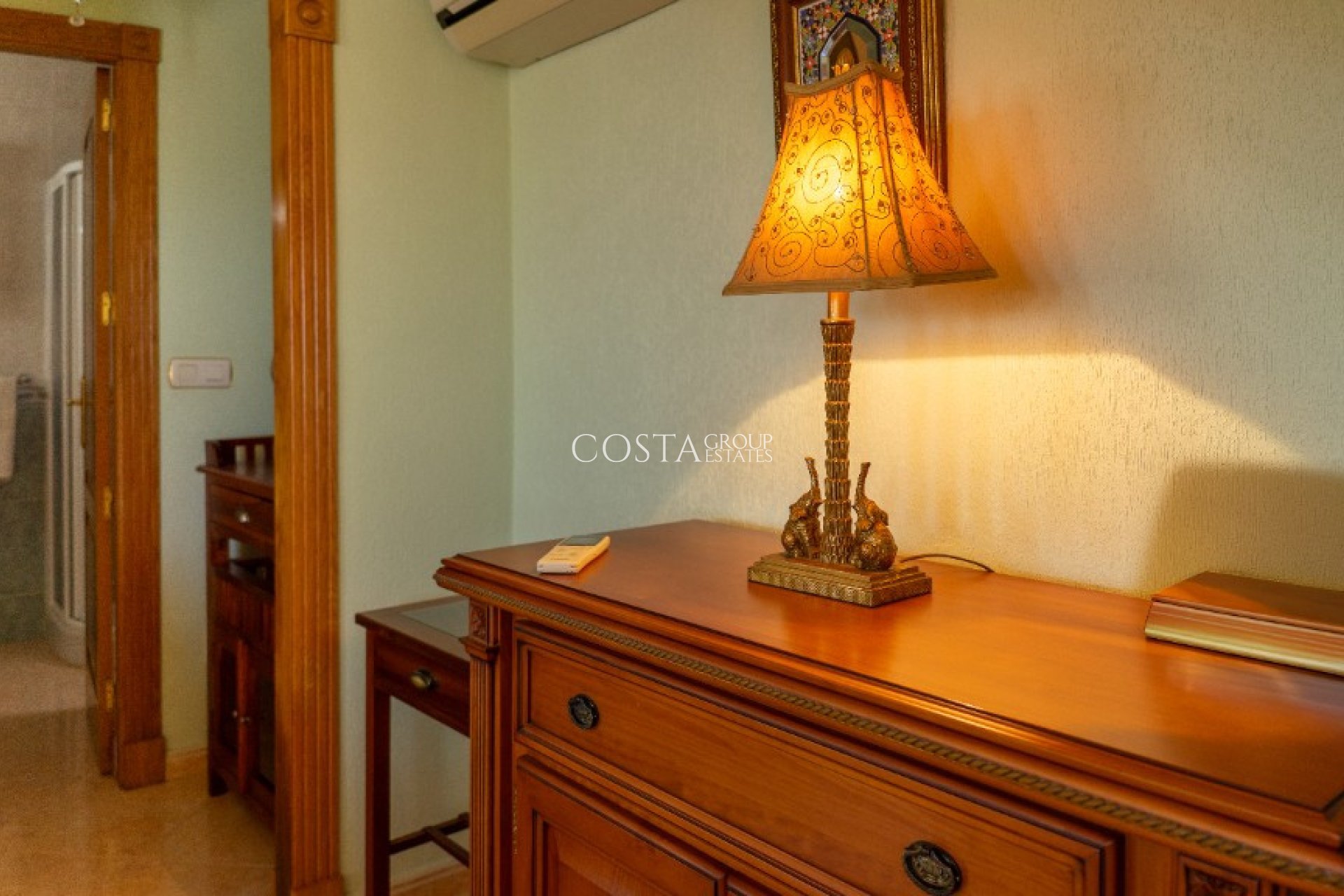 Resale - Villa -
Orihuela - Los Altos