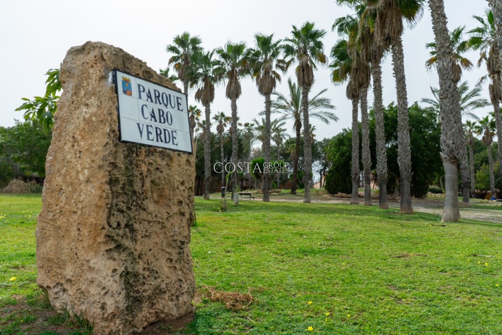 Resale - Villa -
Orihuela - Los Altos