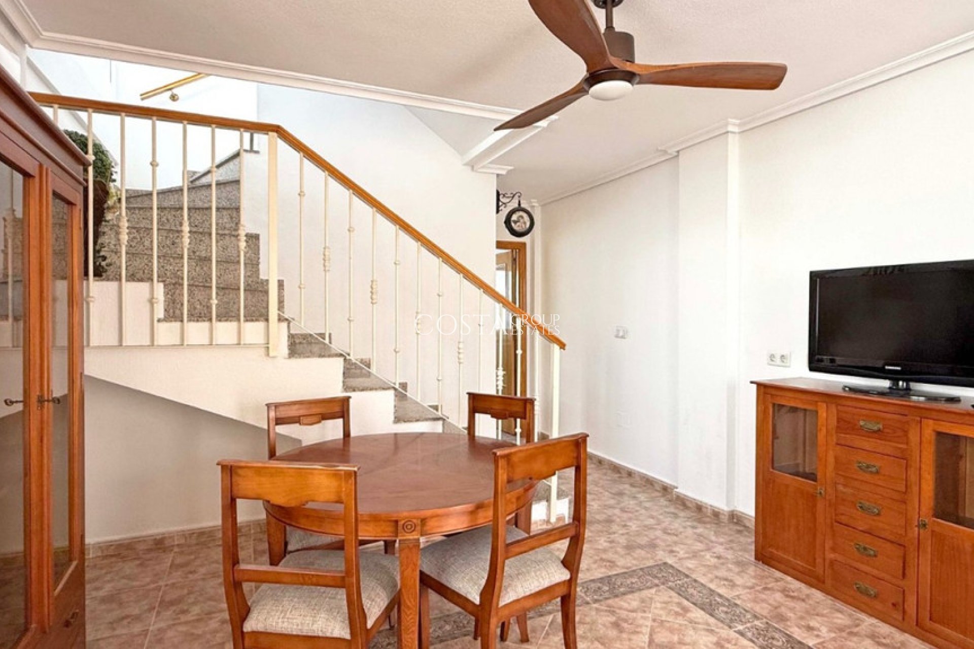 Resale - Villa -
Orihuela - Los Altos