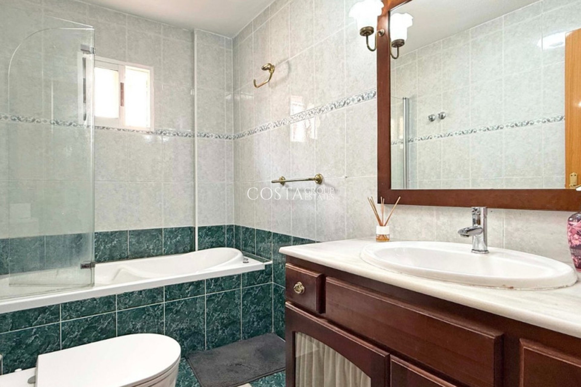 Resale - Villa -
Orihuela - Los Altos