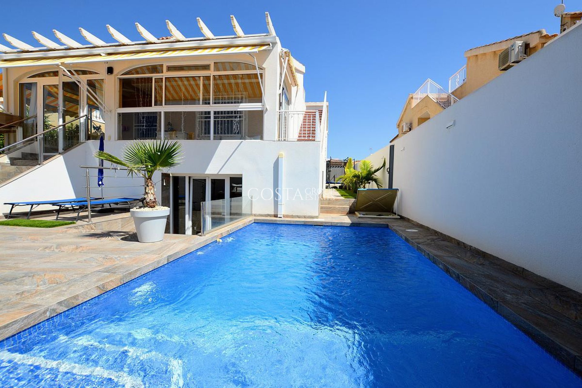 Resale - Villa -
Orihuela - Los Altos