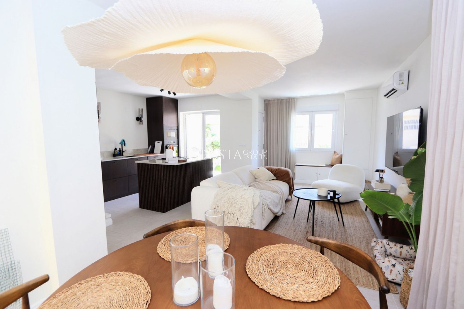 Resale - Villa -
Orihuela - Los Altos