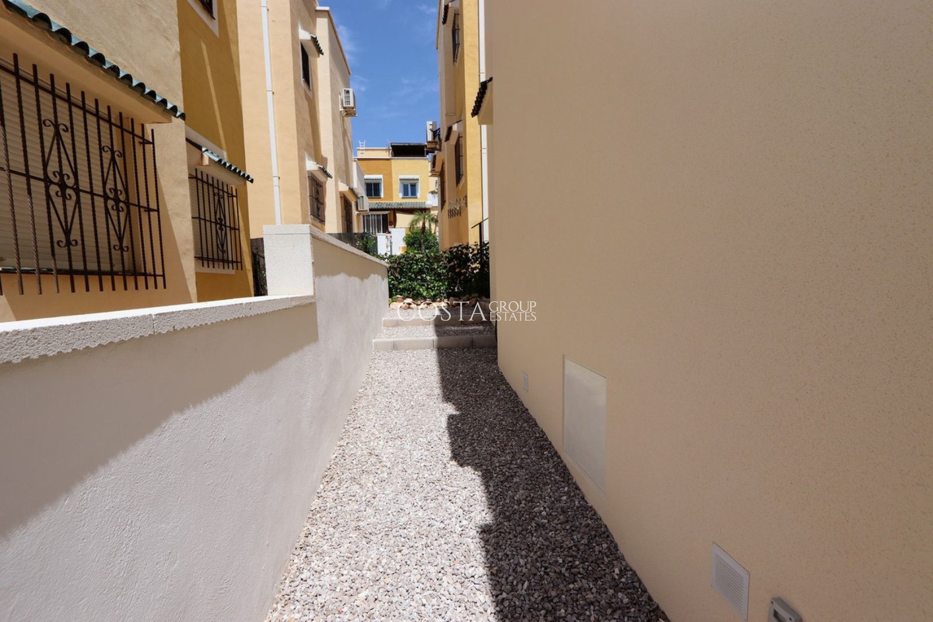 Resale - Villa -
Orihuela - Los Altos