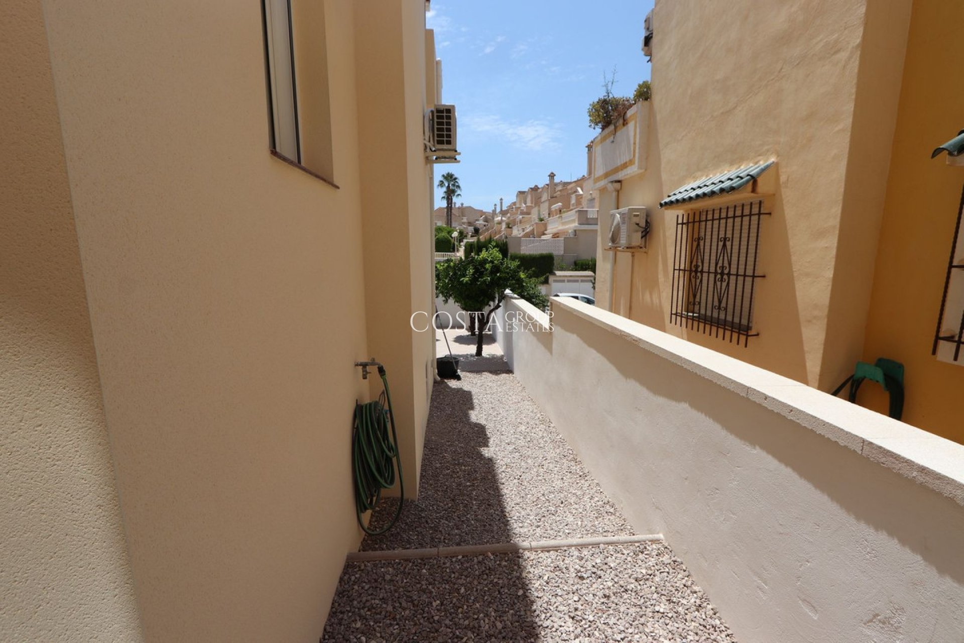 Resale - Villa -
Orihuela - Los Altos