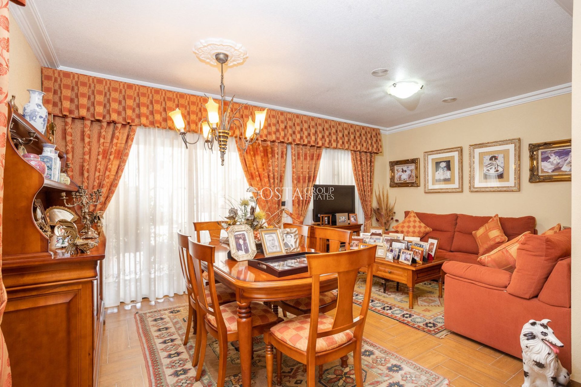 Resale - Villa -
Orihuela - Los Altos