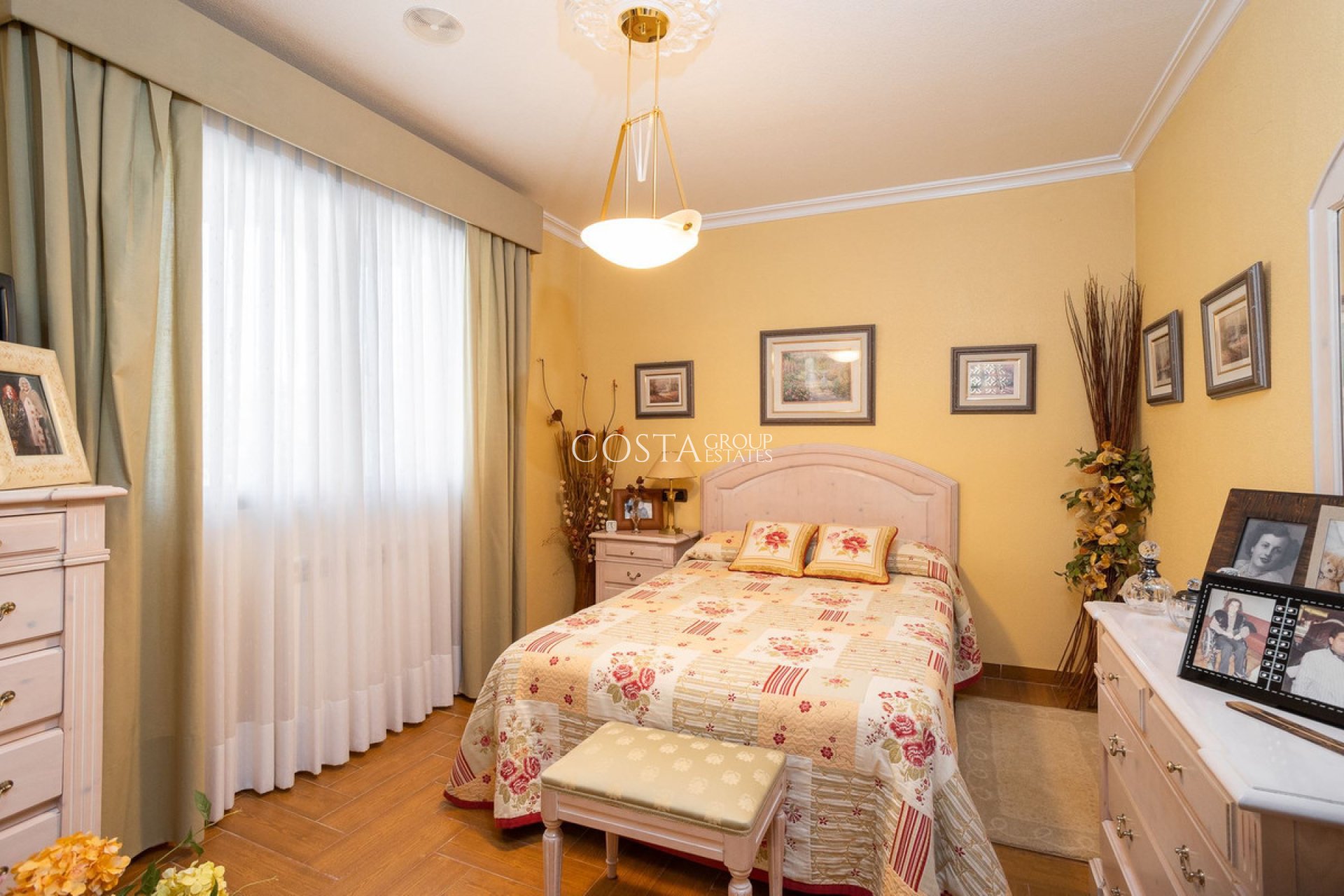 Resale - Villa -
Orihuela - Los Altos