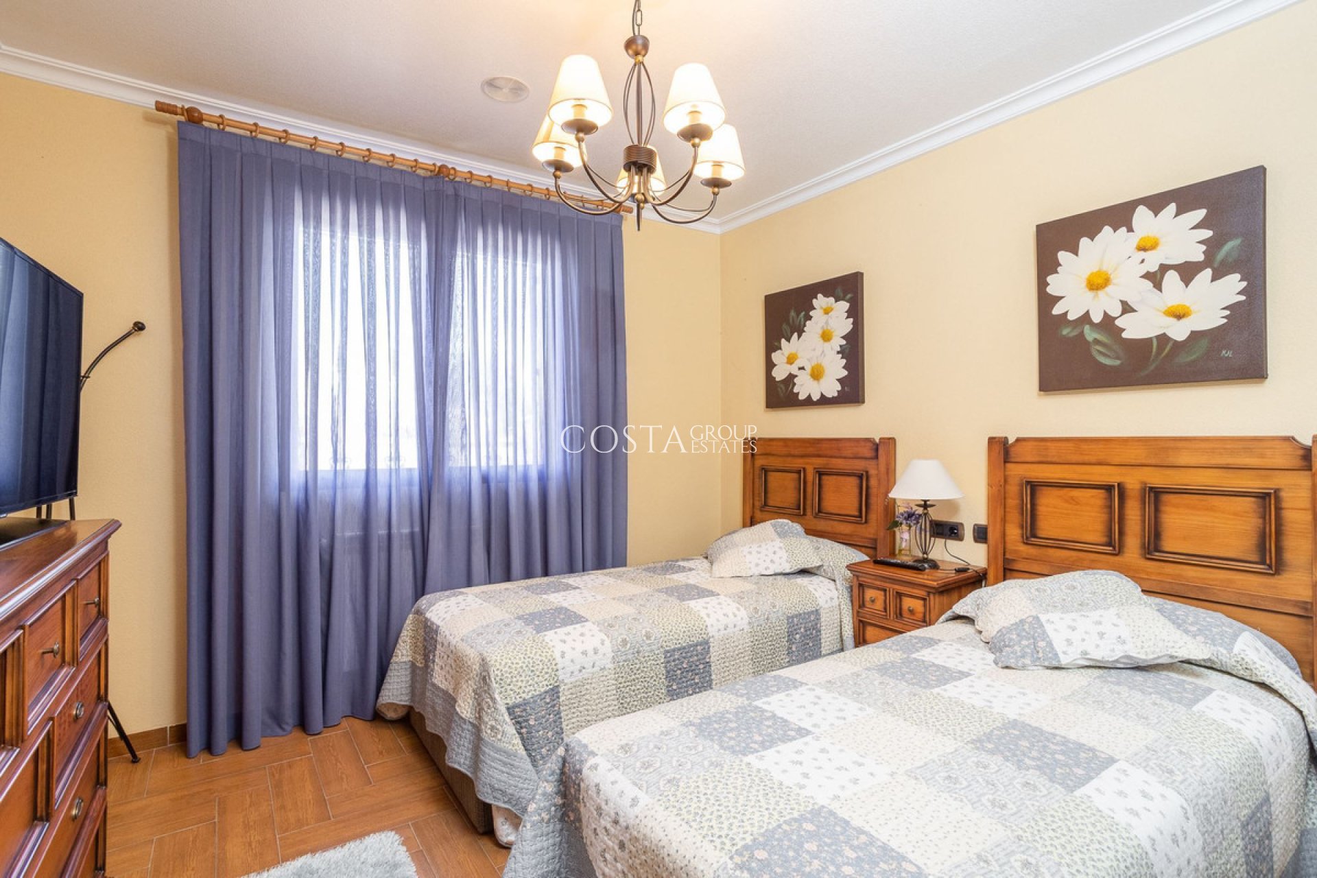 Resale - Villa -
Orihuela - Los Altos