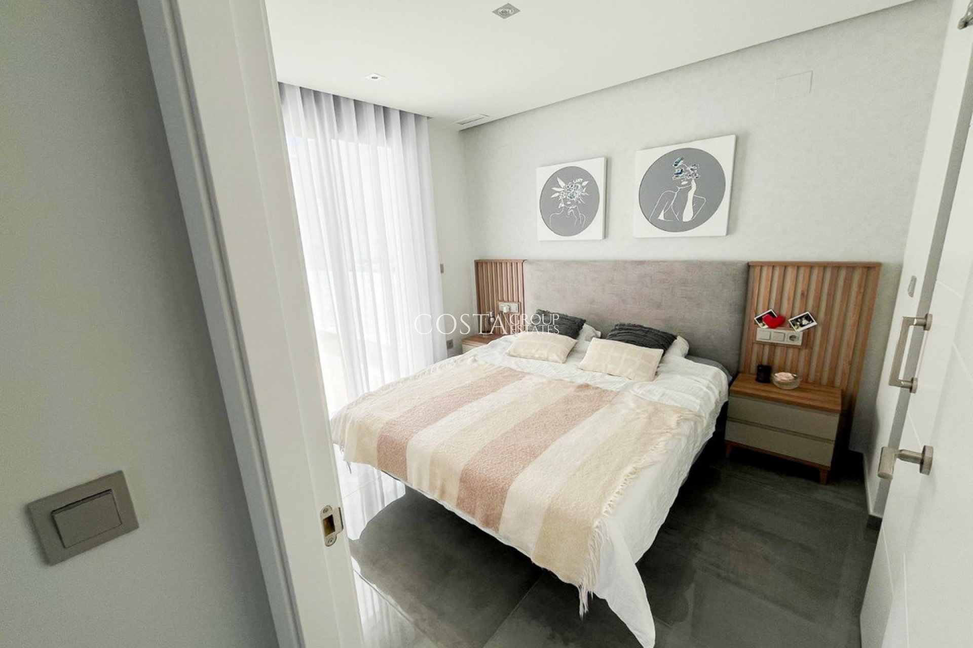 Resale - Villa -
Orihuela - Los Altos