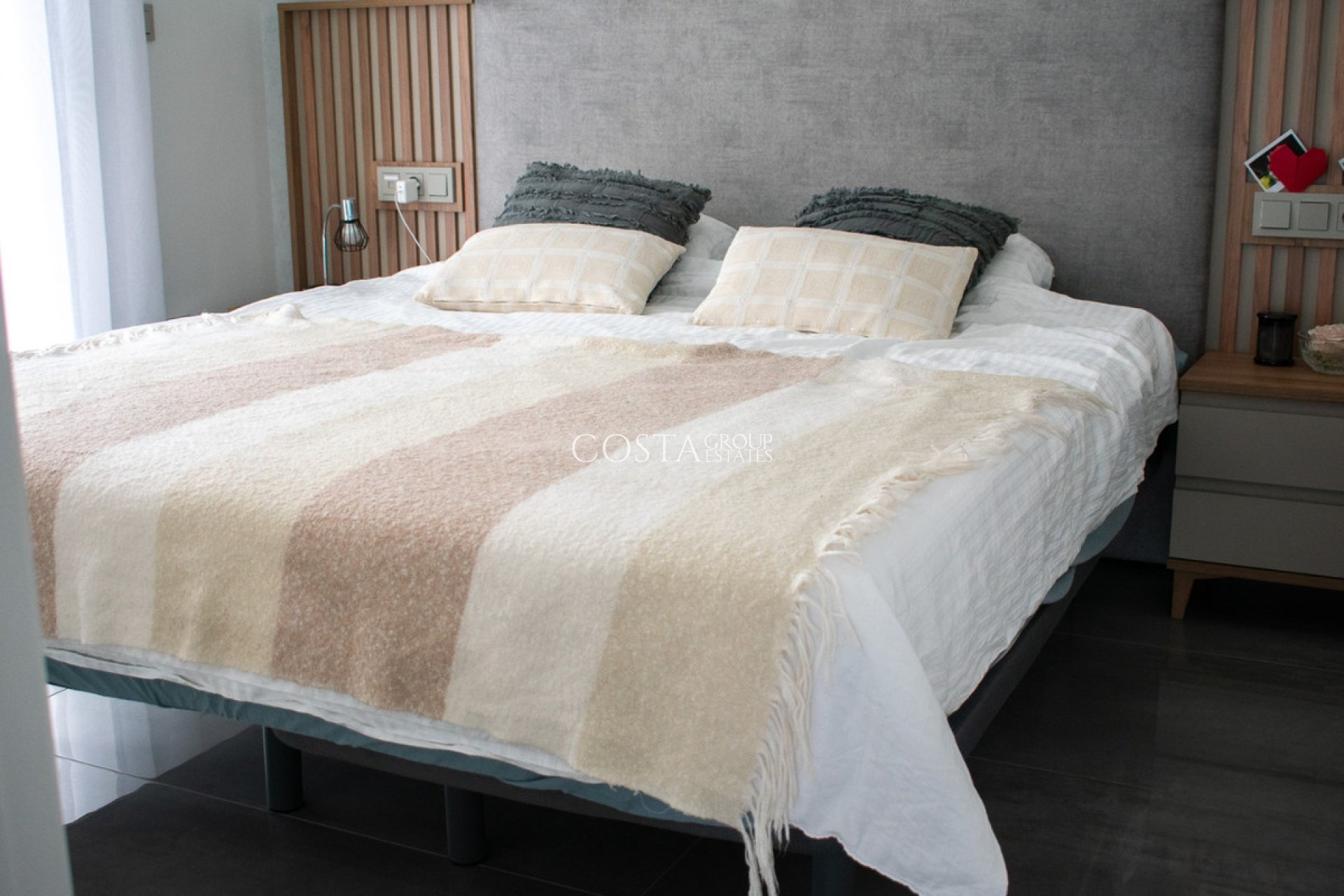 Resale - Villa -
Orihuela - Los Altos