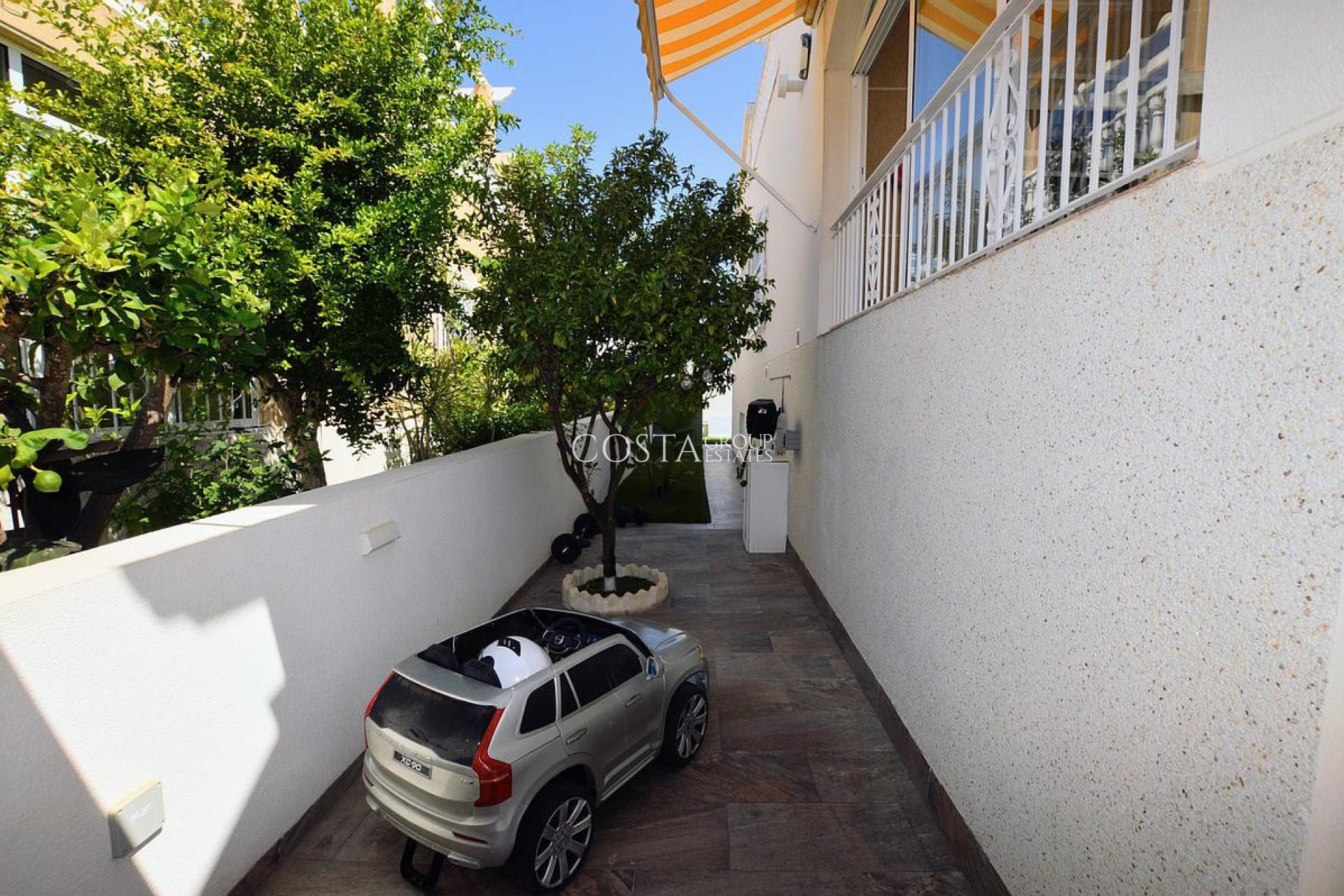 Resale - Villa -
Orihuela - Los Altos